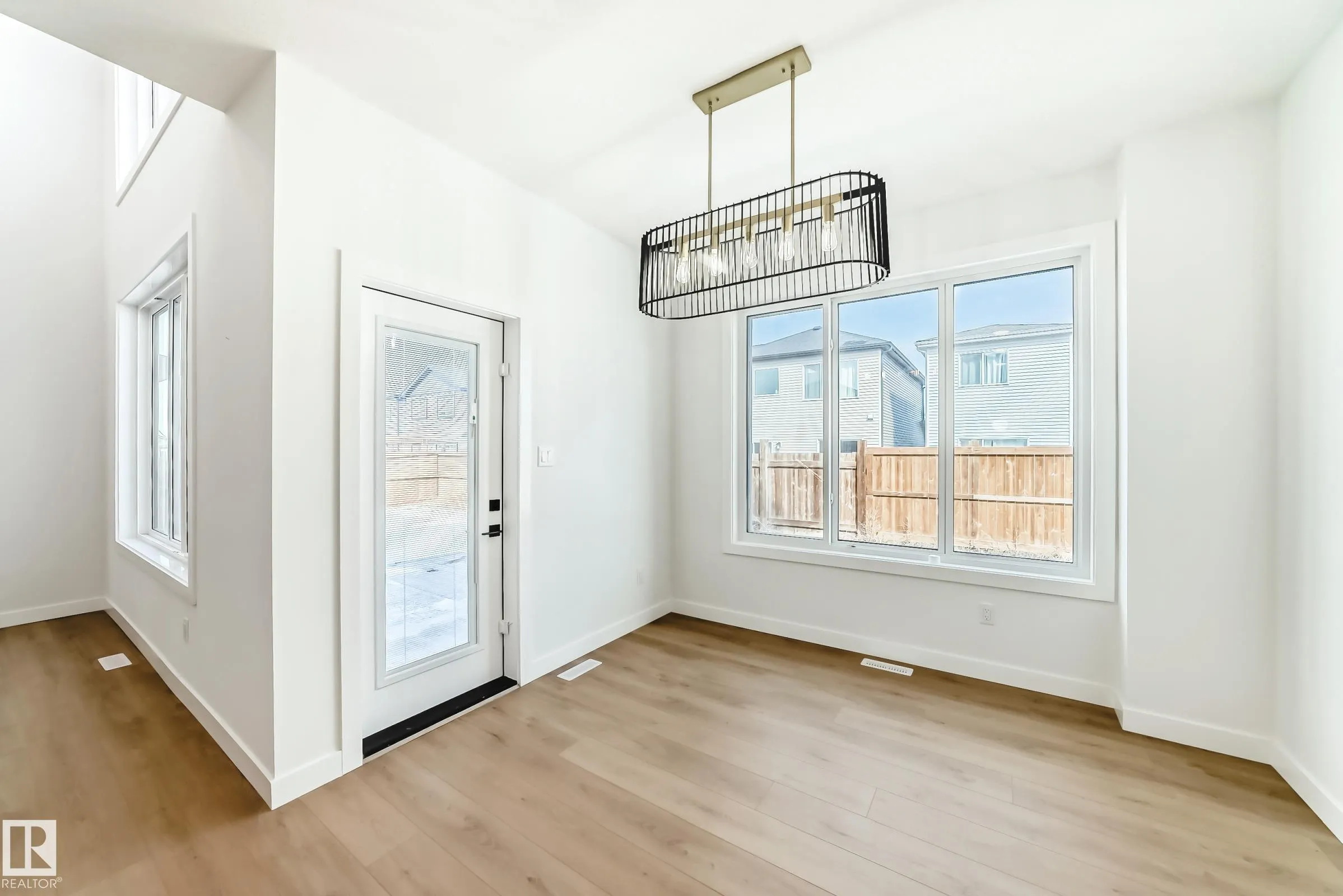 341 ROBERTS Wynd