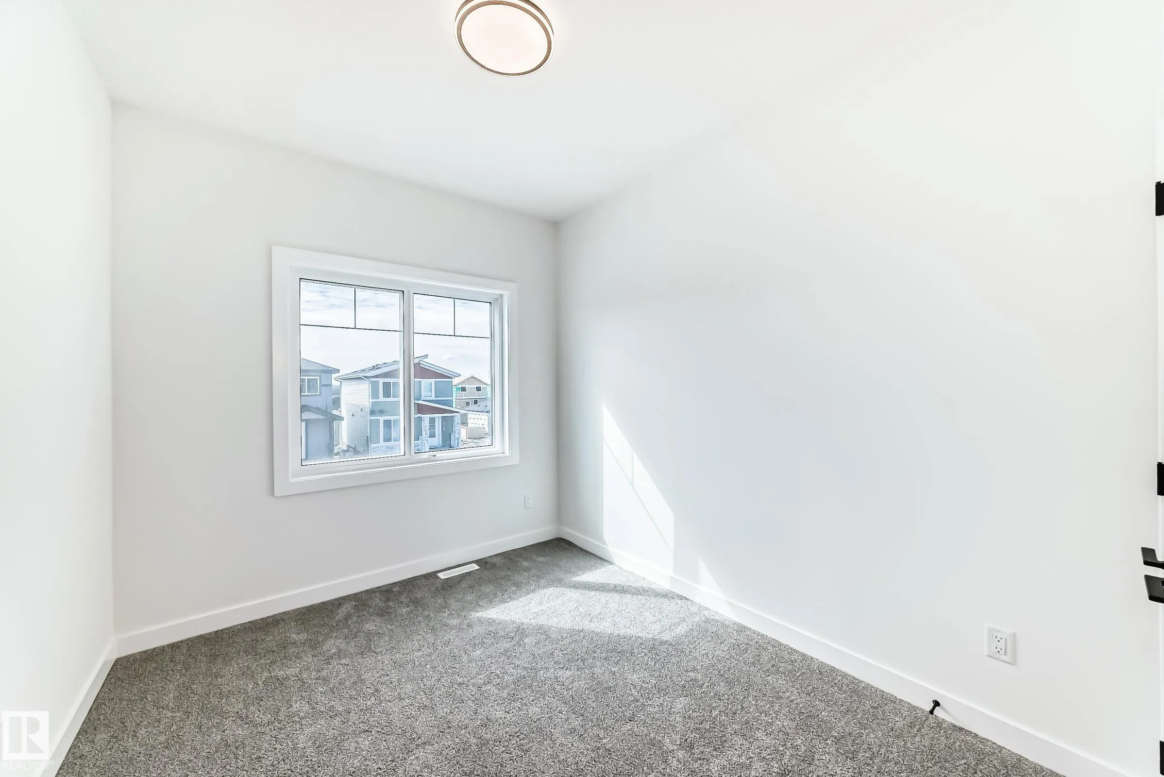 341 ROBERTS Wynd