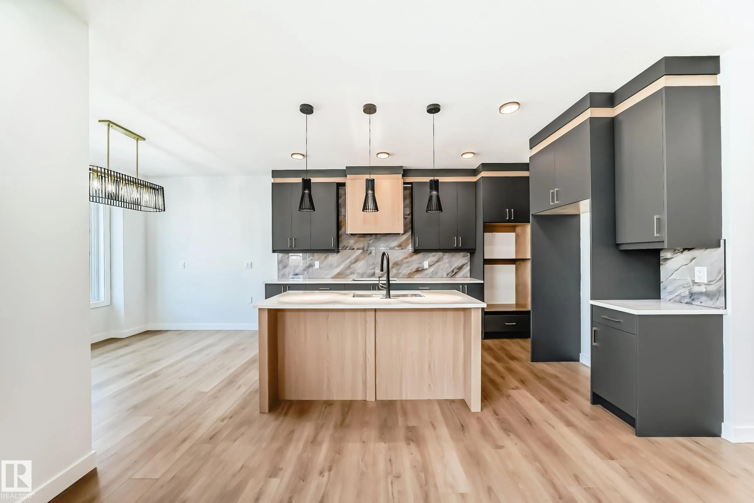 341 ROBERTS Wynd