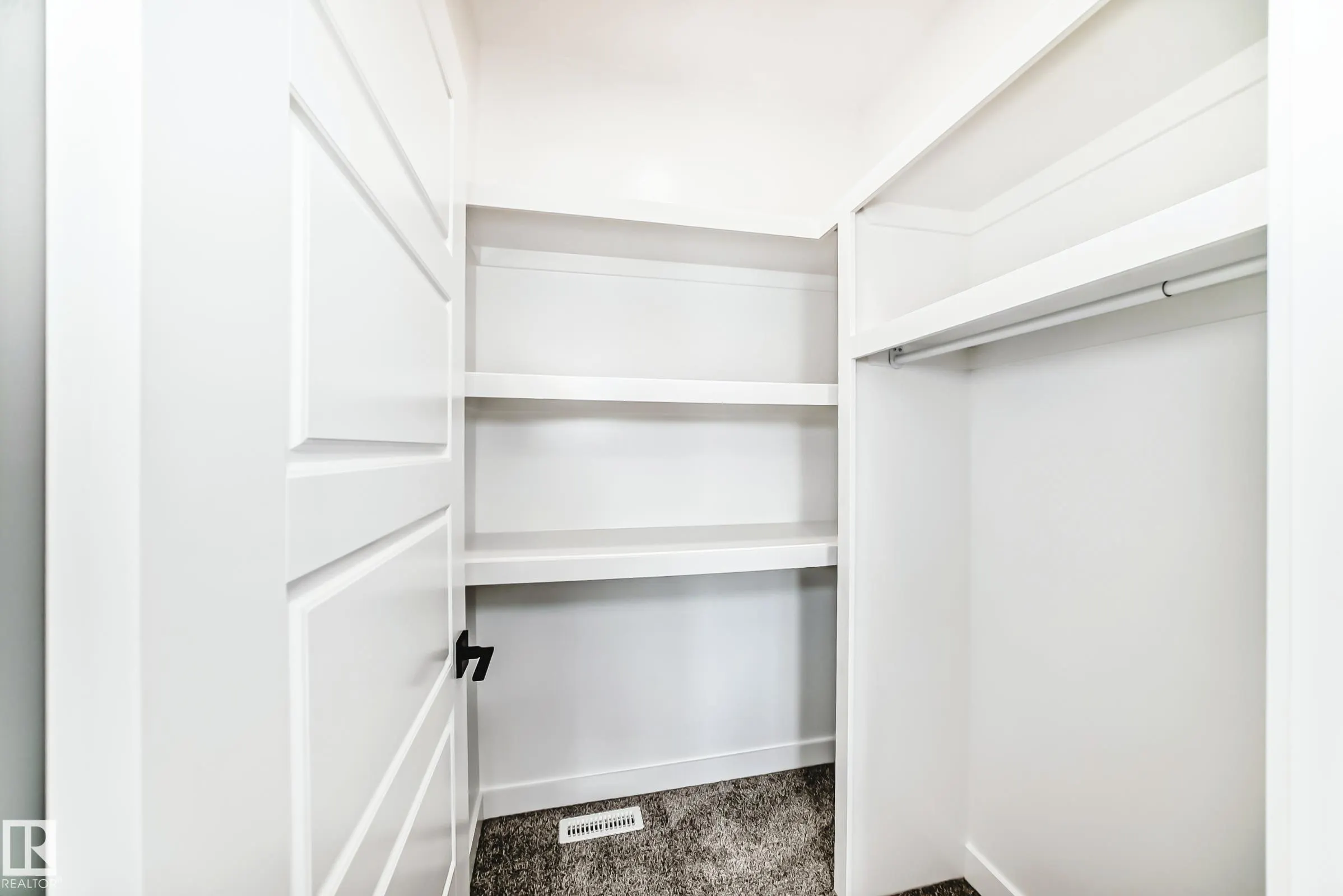 341 ROBERTS Wynd