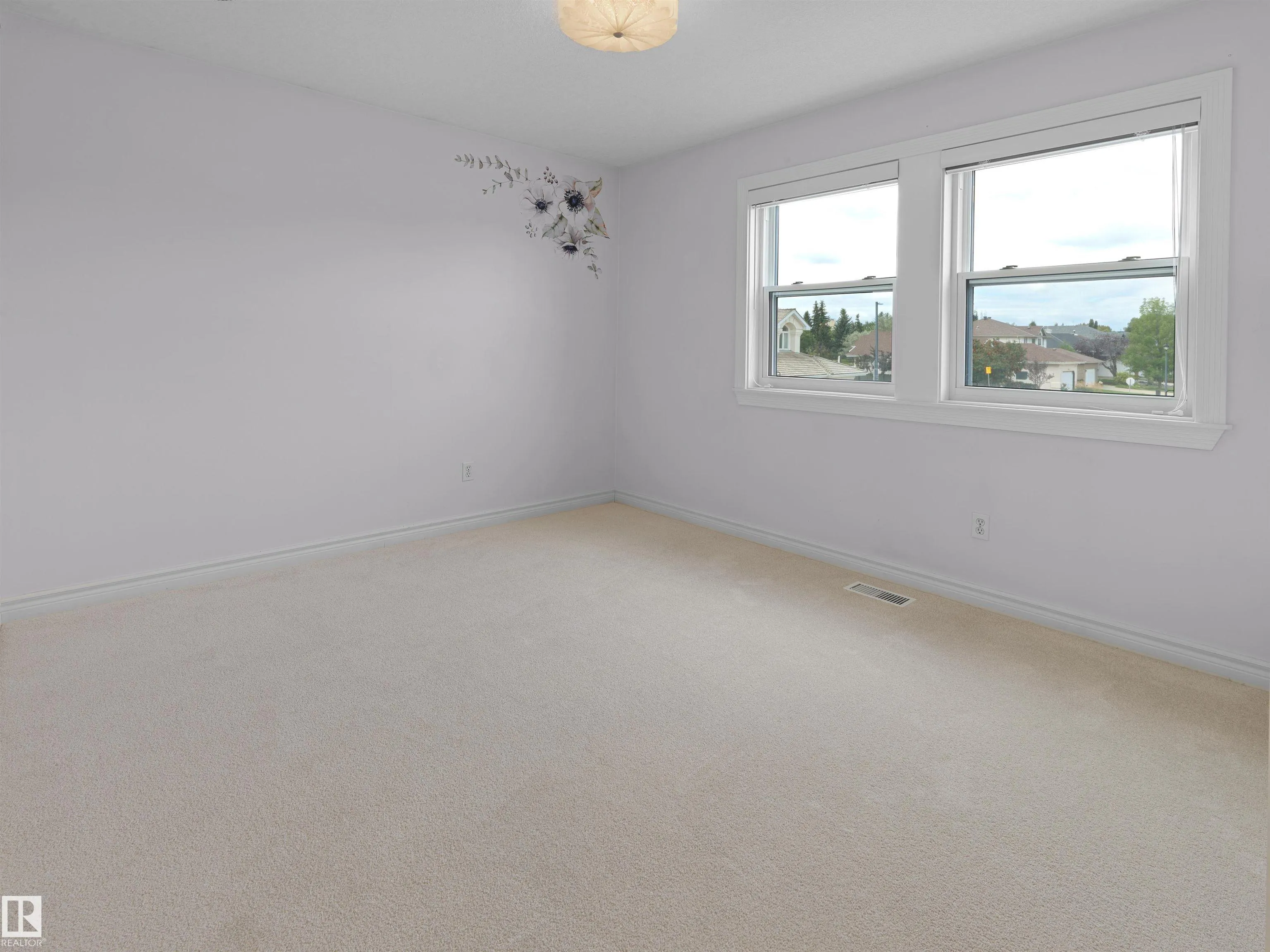 915 PICARD Drive