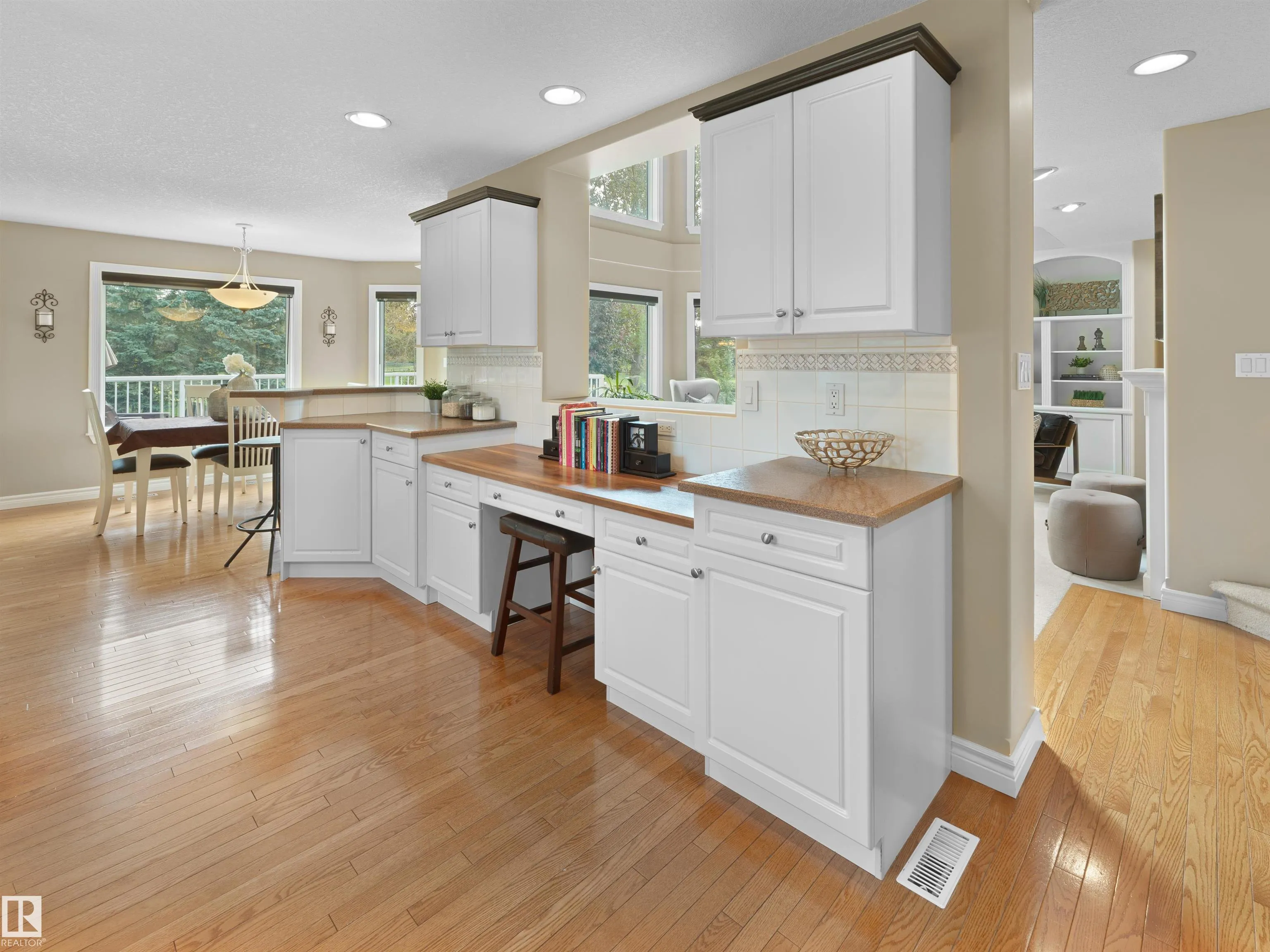 915 PICARD Drive