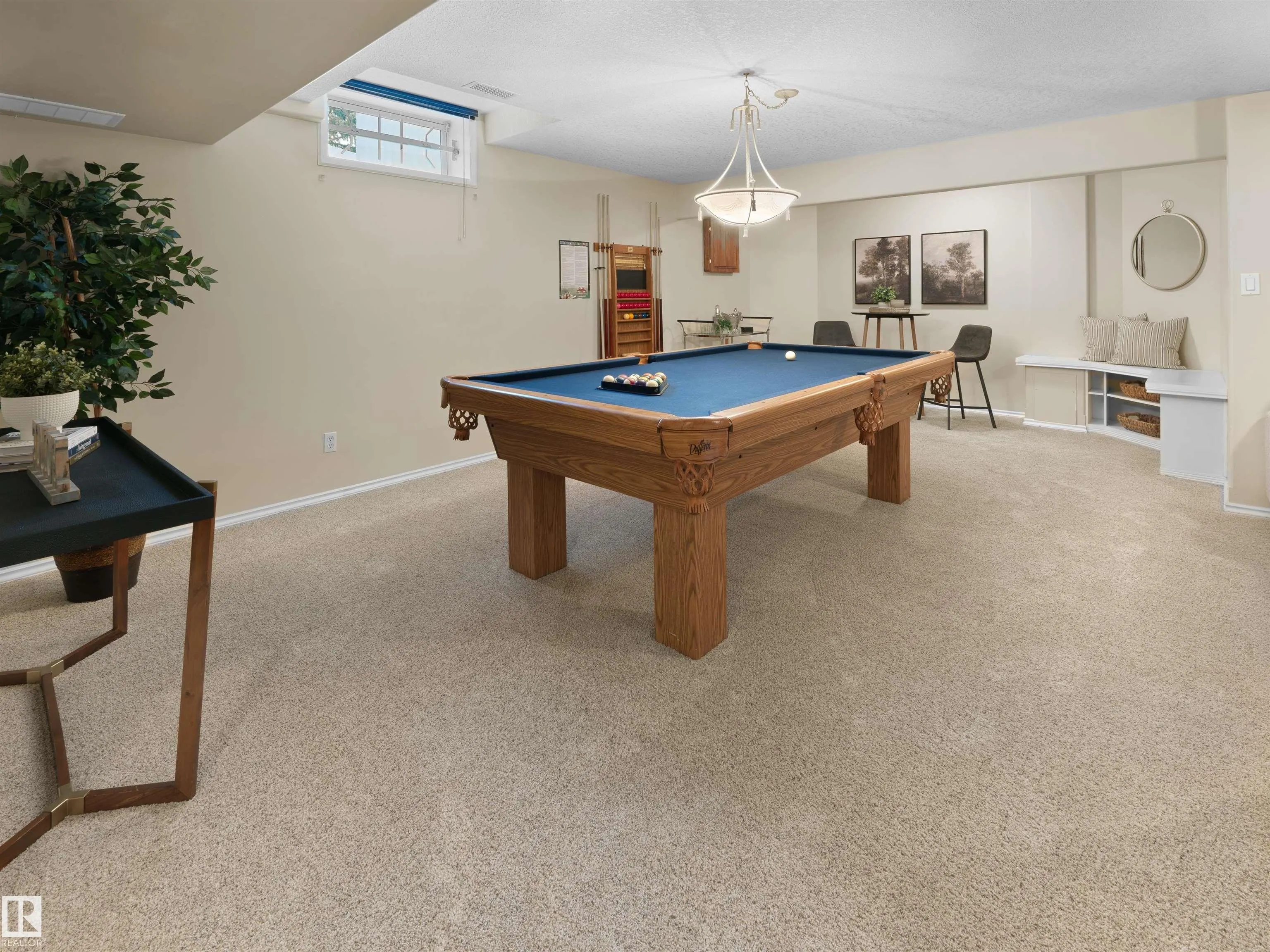 915 PICARD Drive