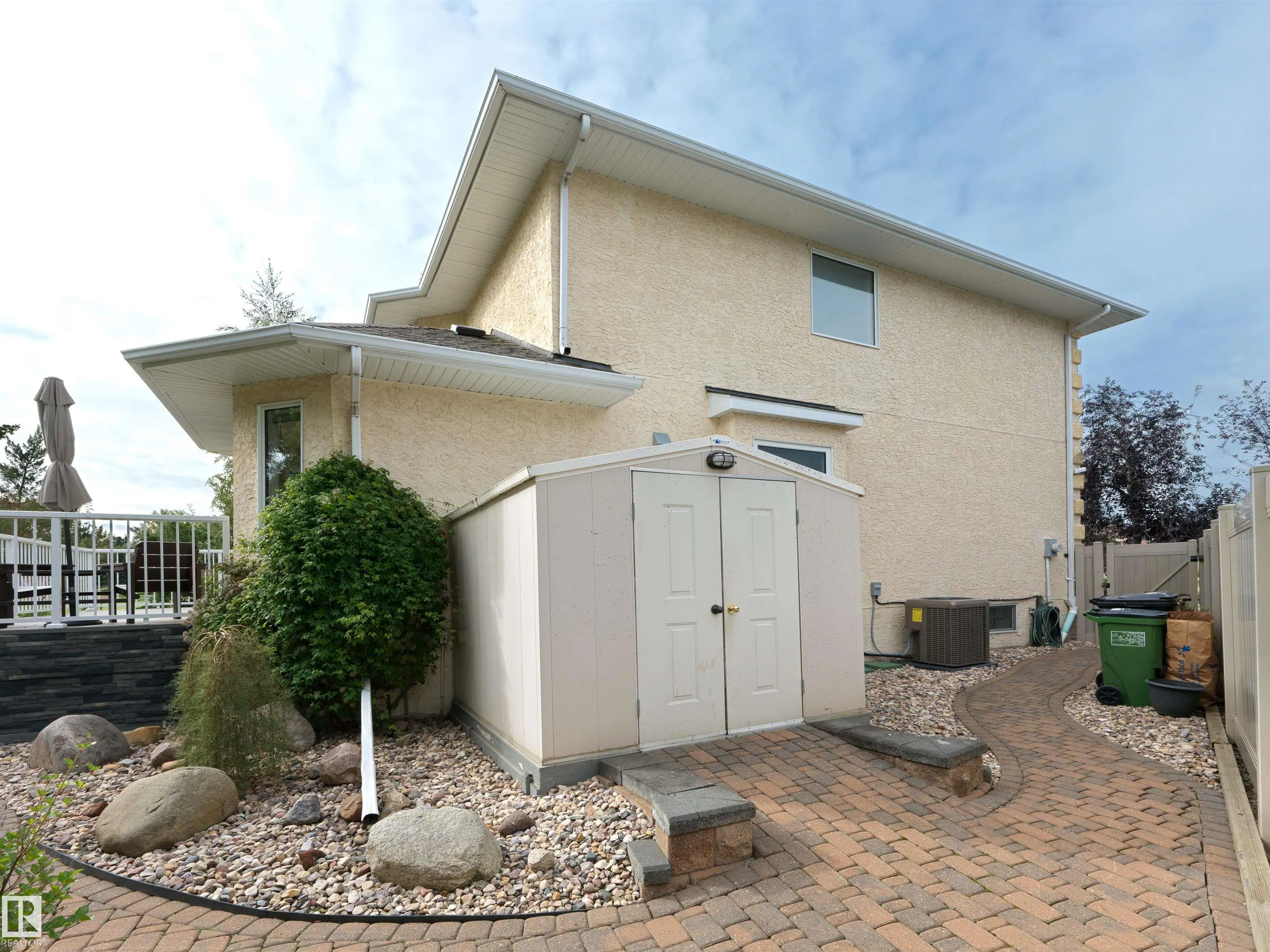 915 PICARD Drive