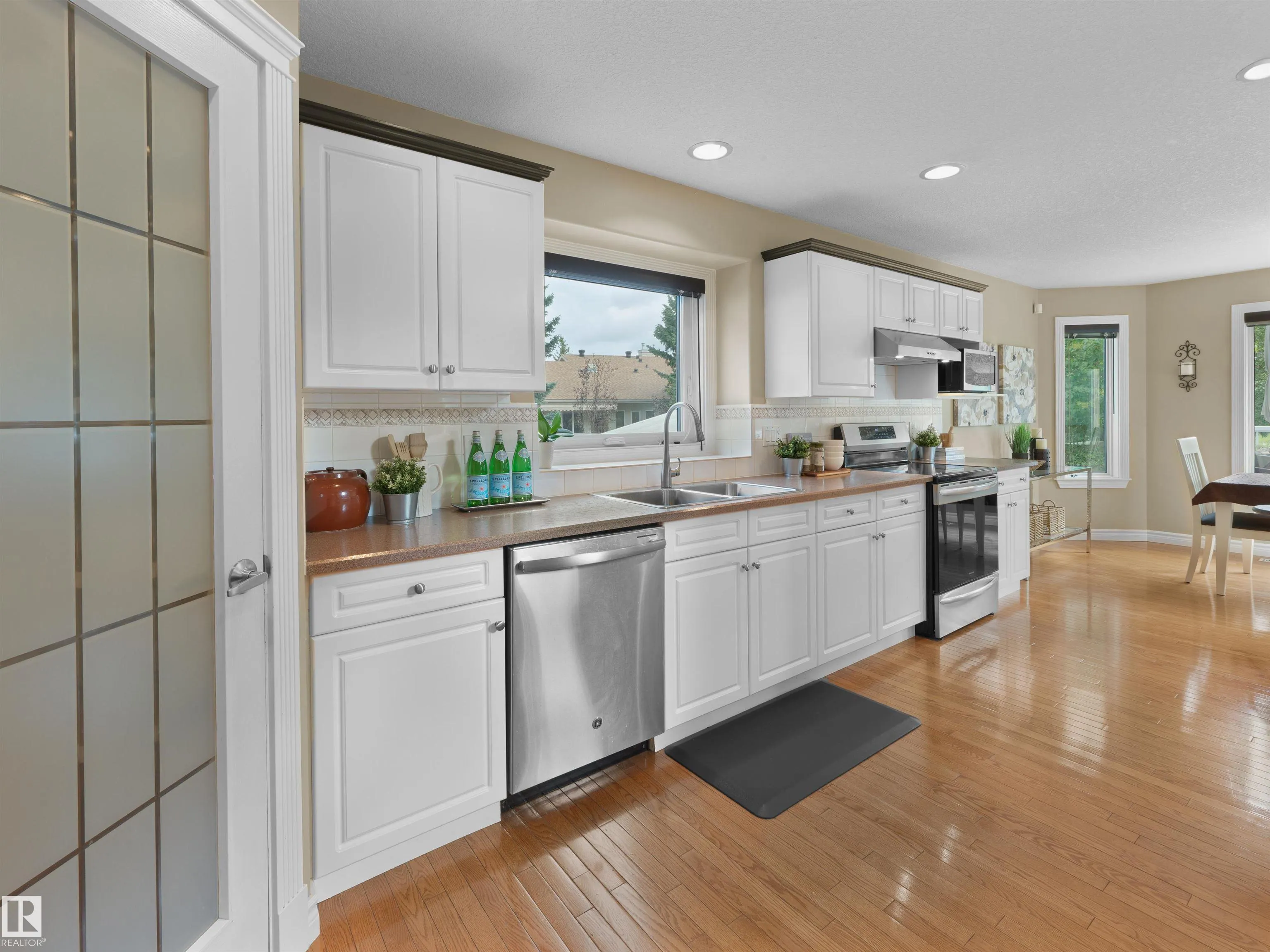 915 PICARD Drive