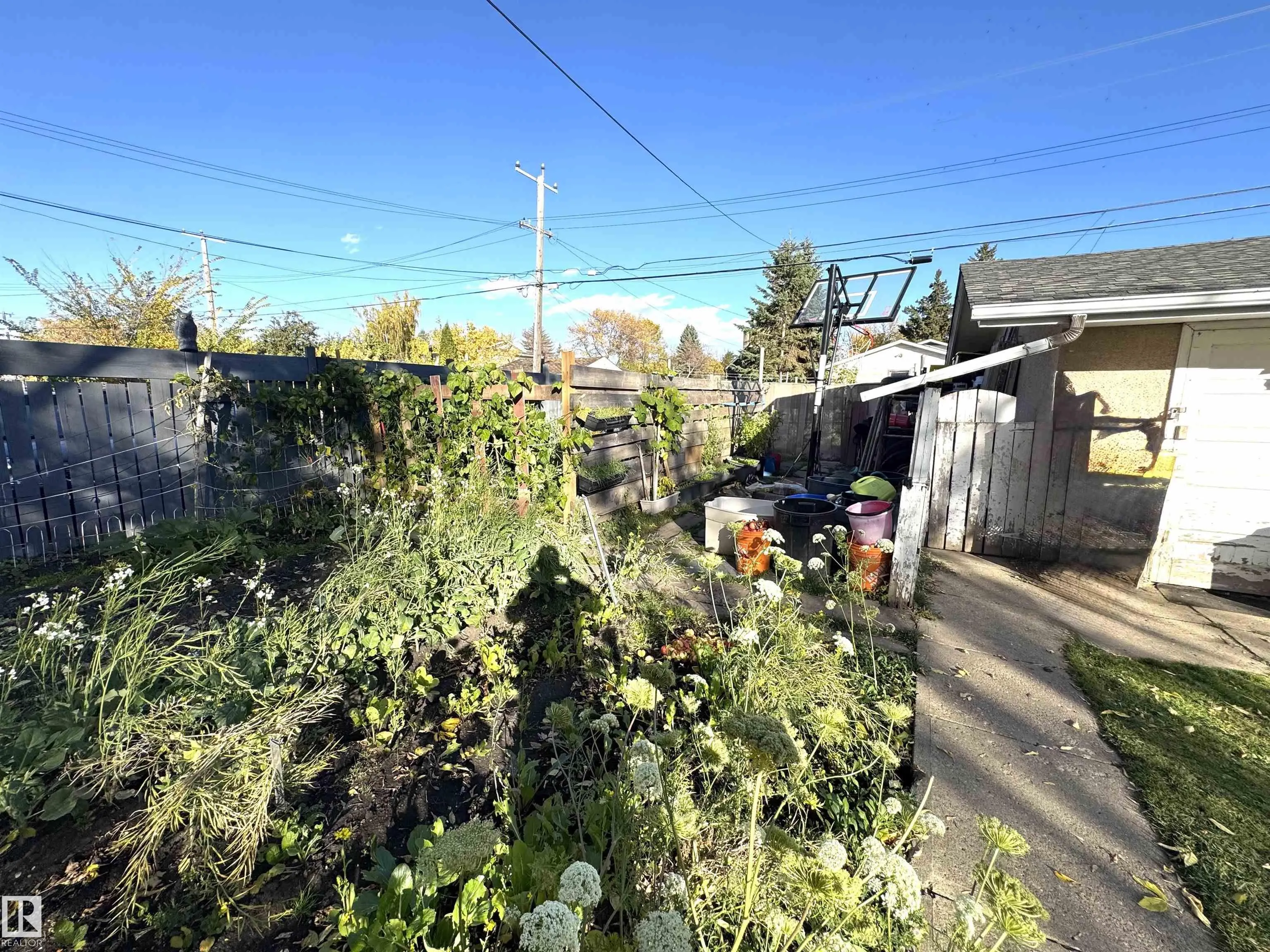8108 124 Avenue