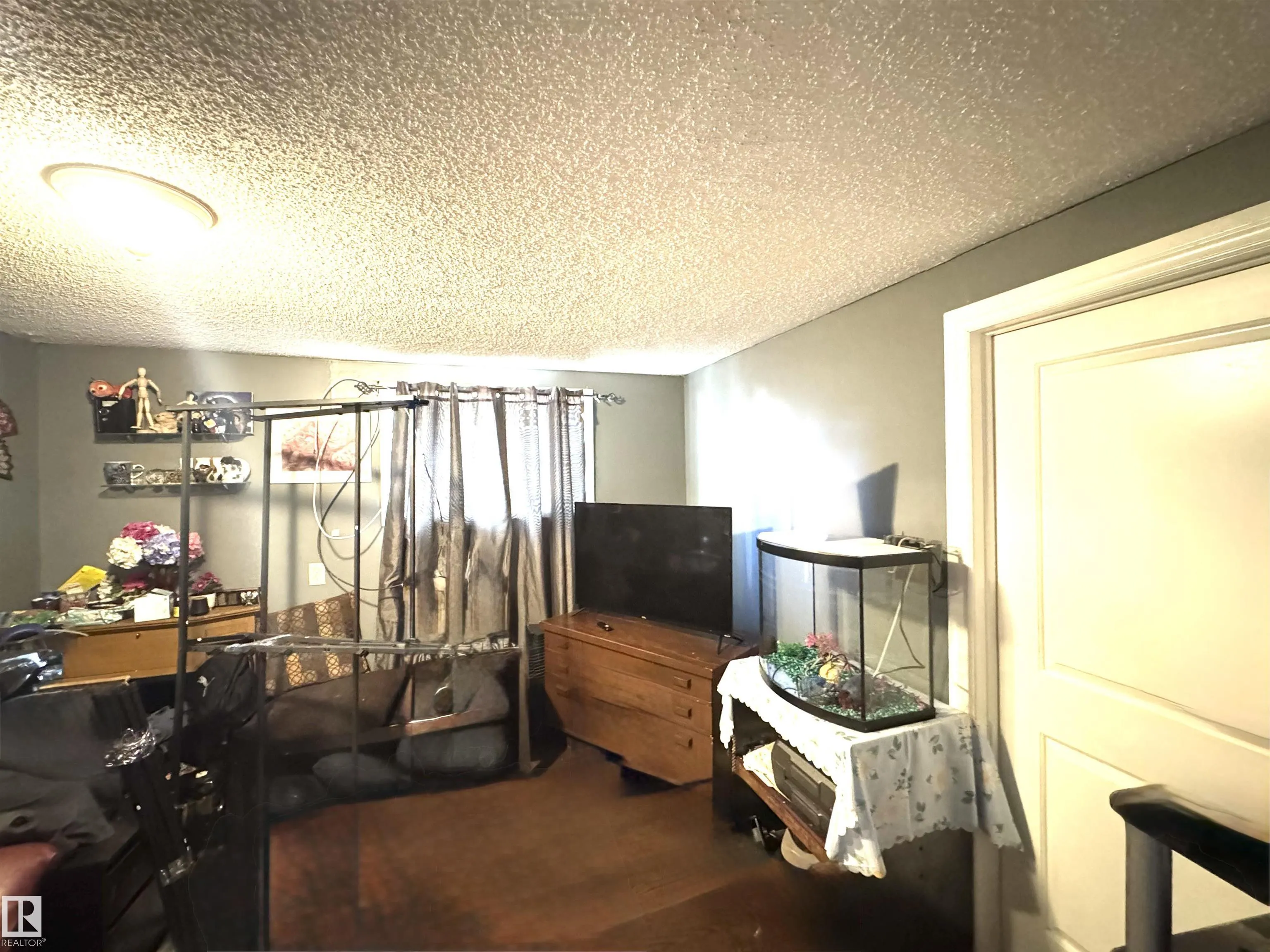 8108 124 Avenue