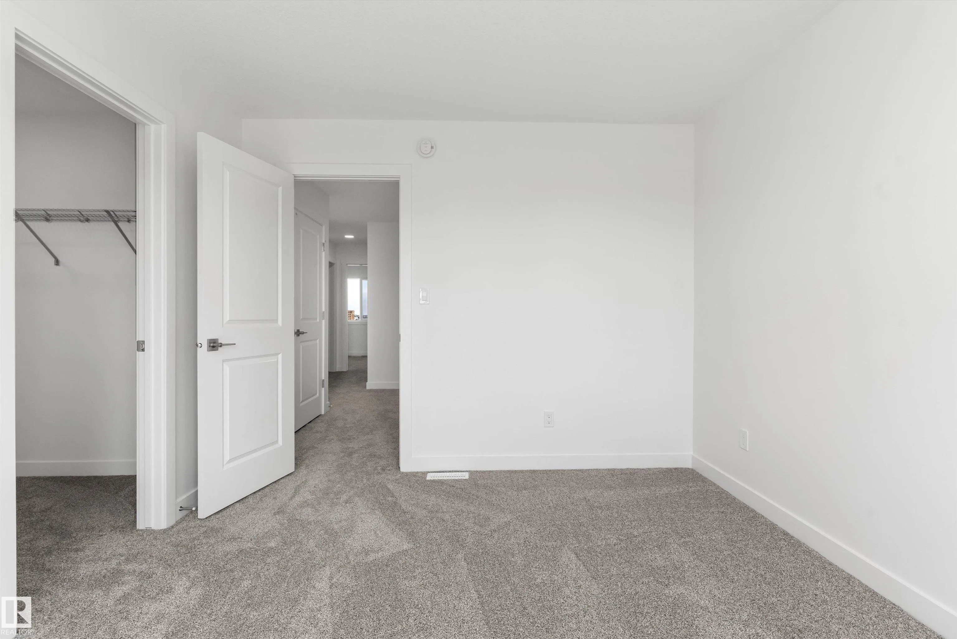 1060 14 Avenue