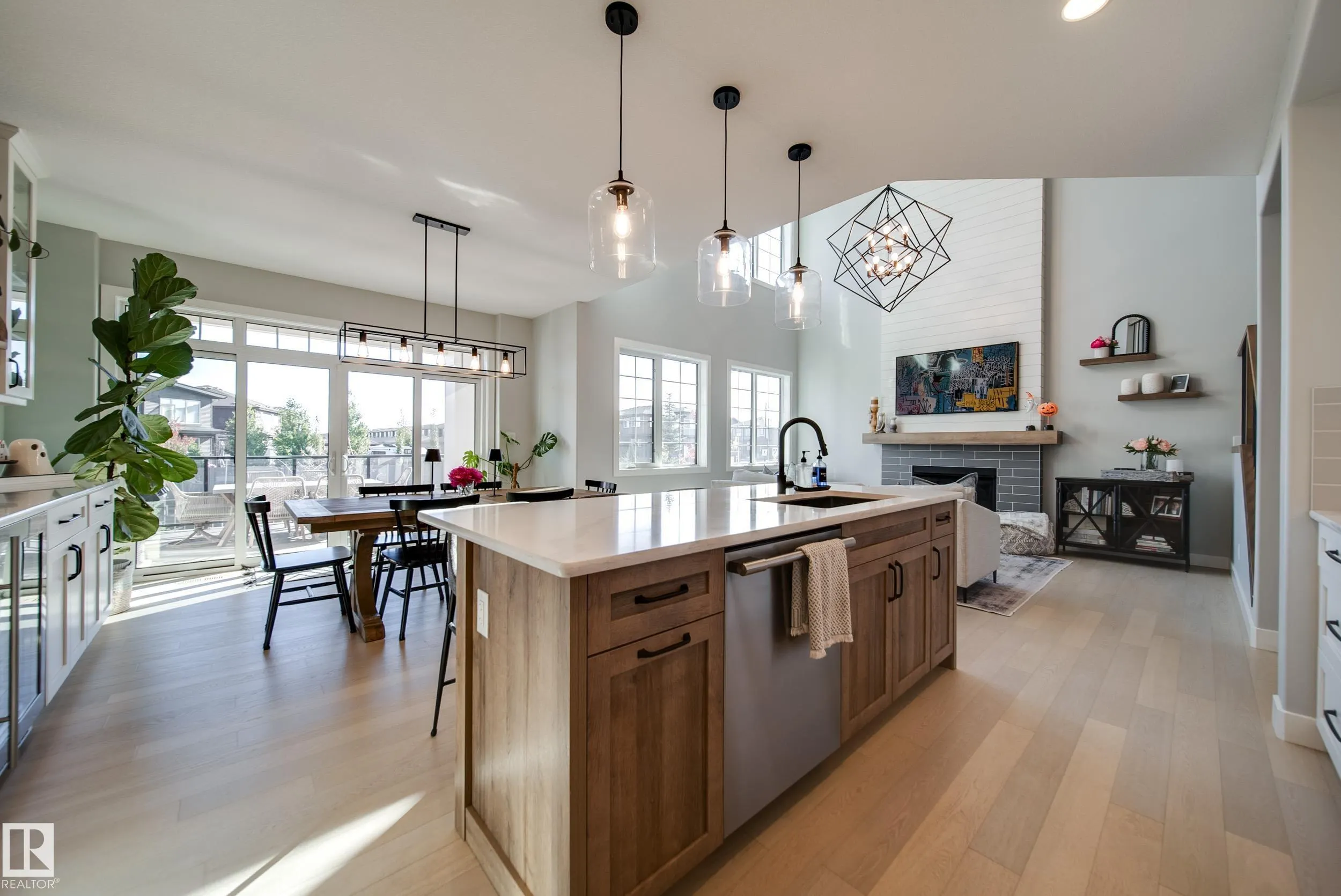 6843 KNOX Loop