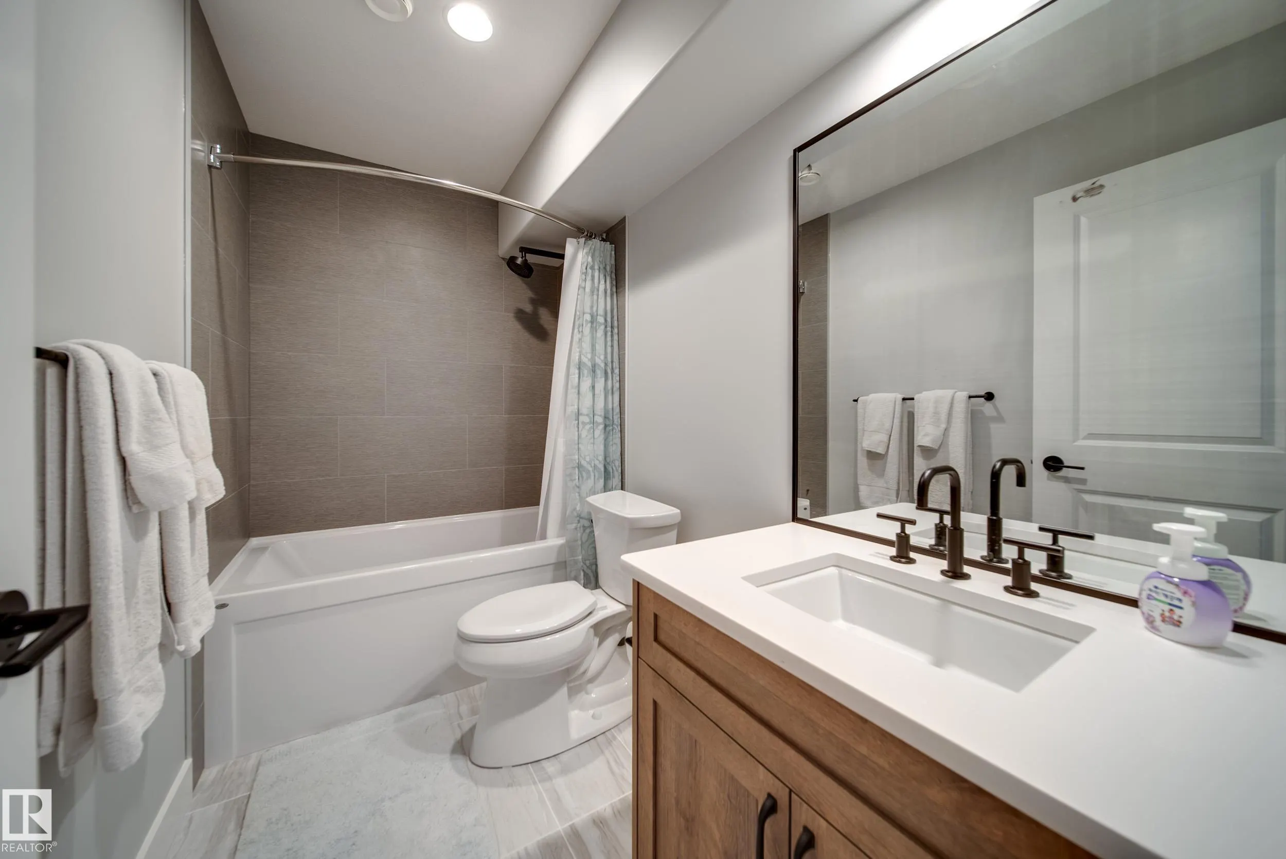 6843 KNOX Loop