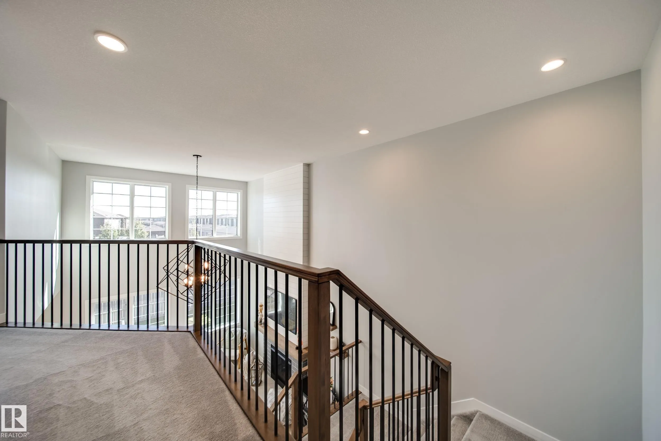 6843 KNOX Loop