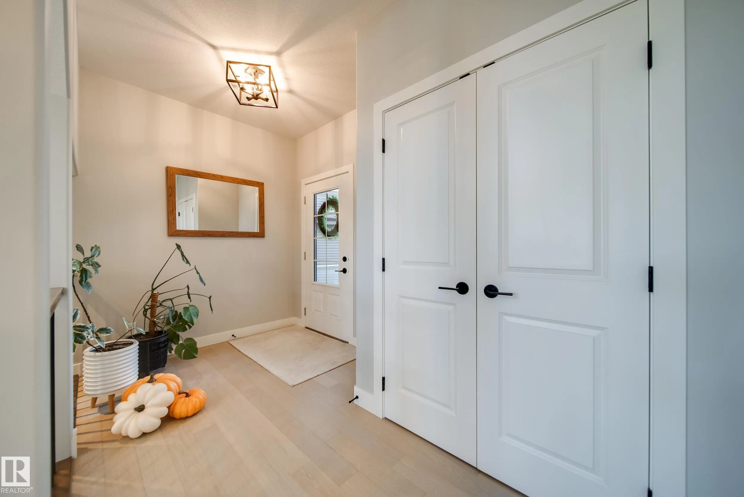 6843 KNOX Loop