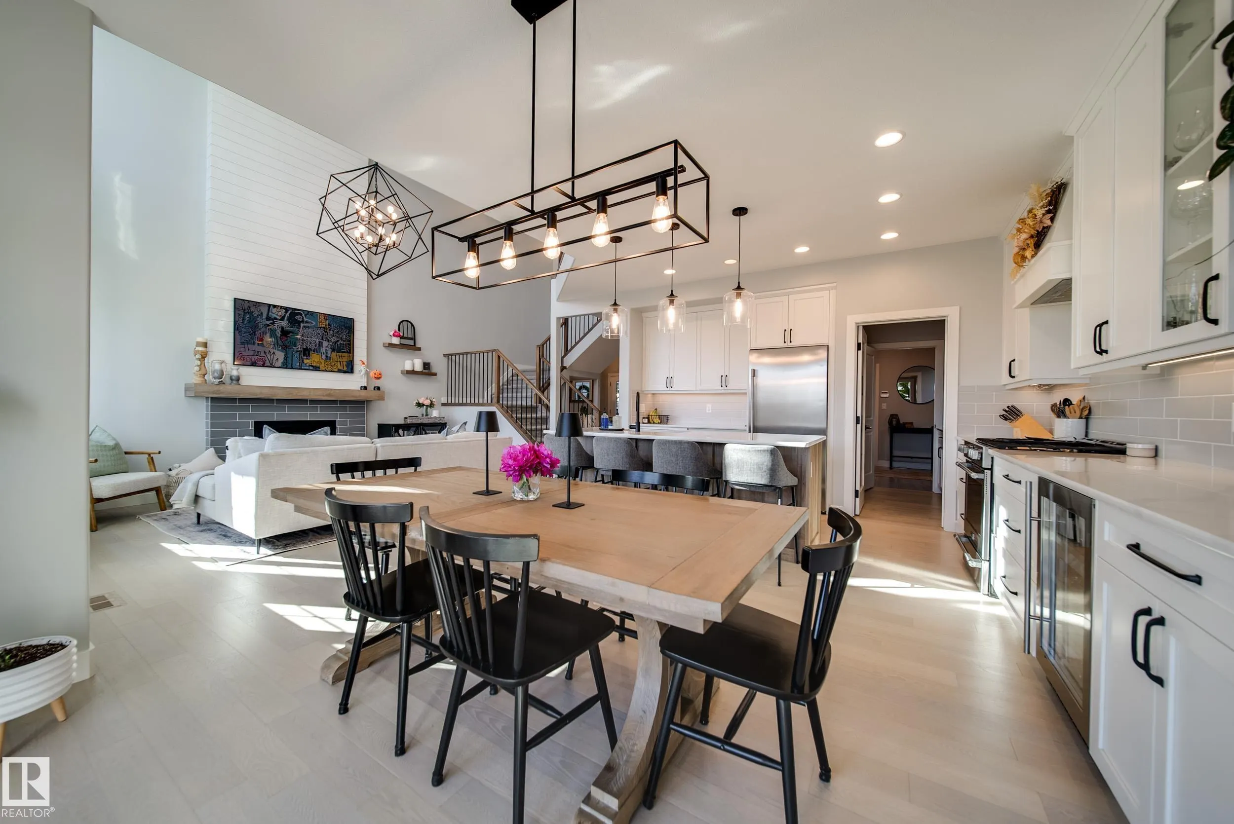 6843 KNOX Loop