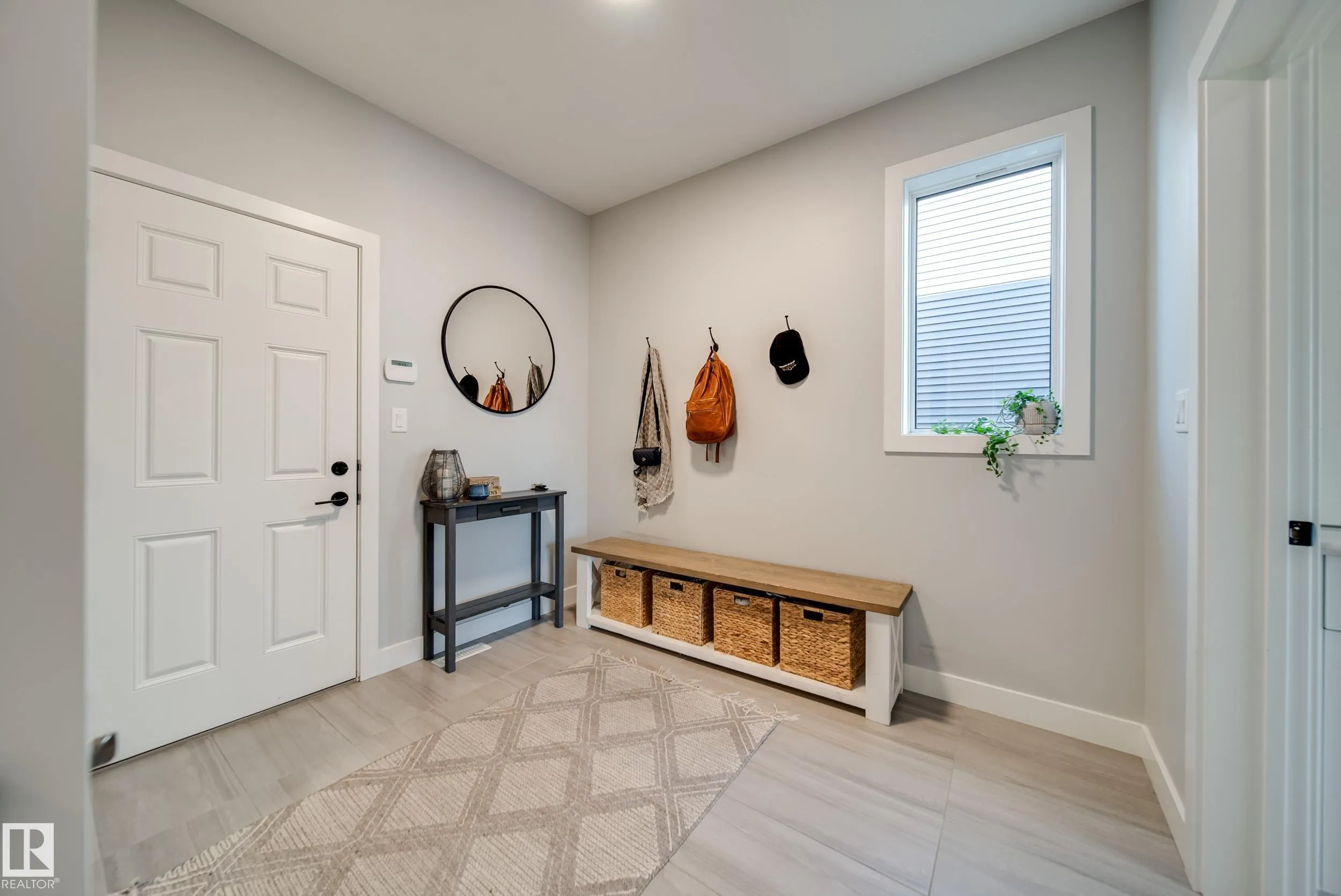 6843 KNOX Loop