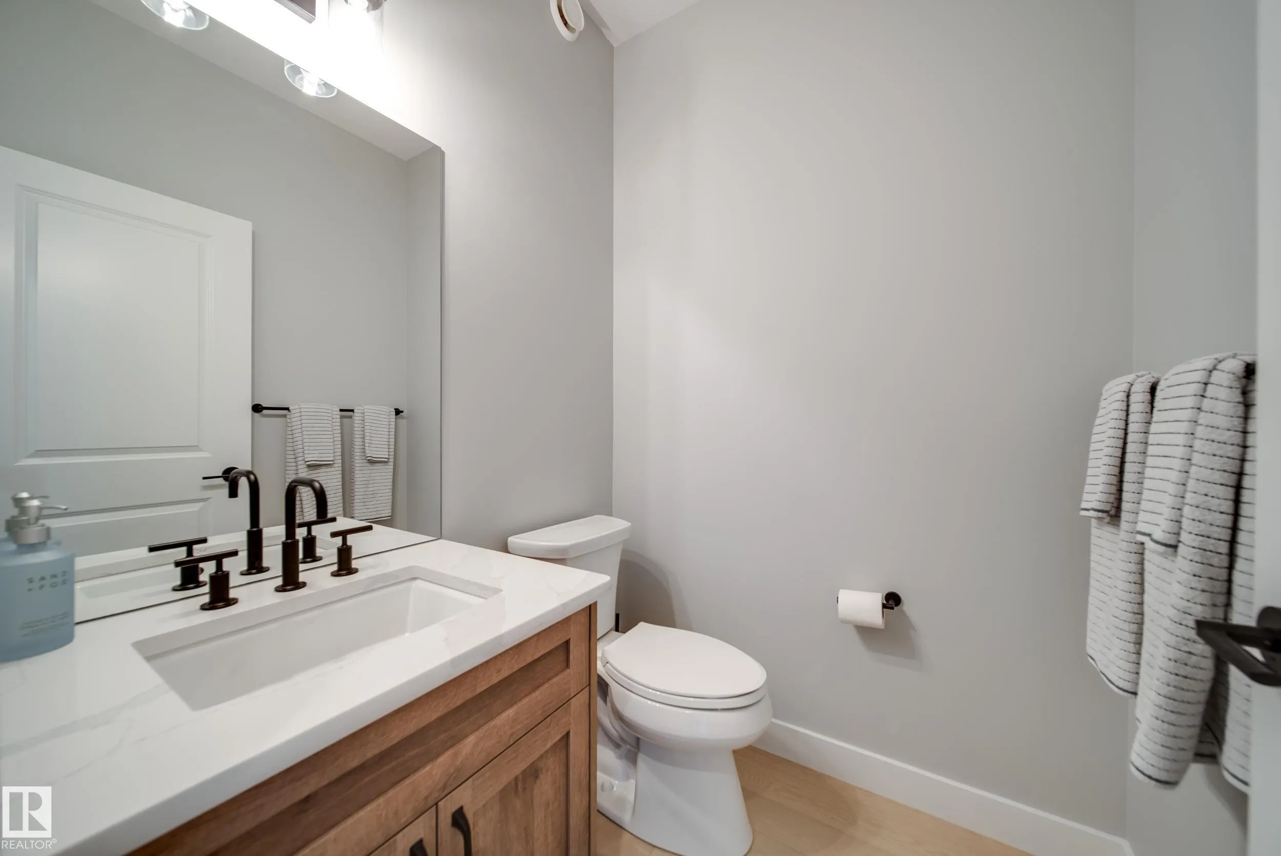6843 KNOX Loop