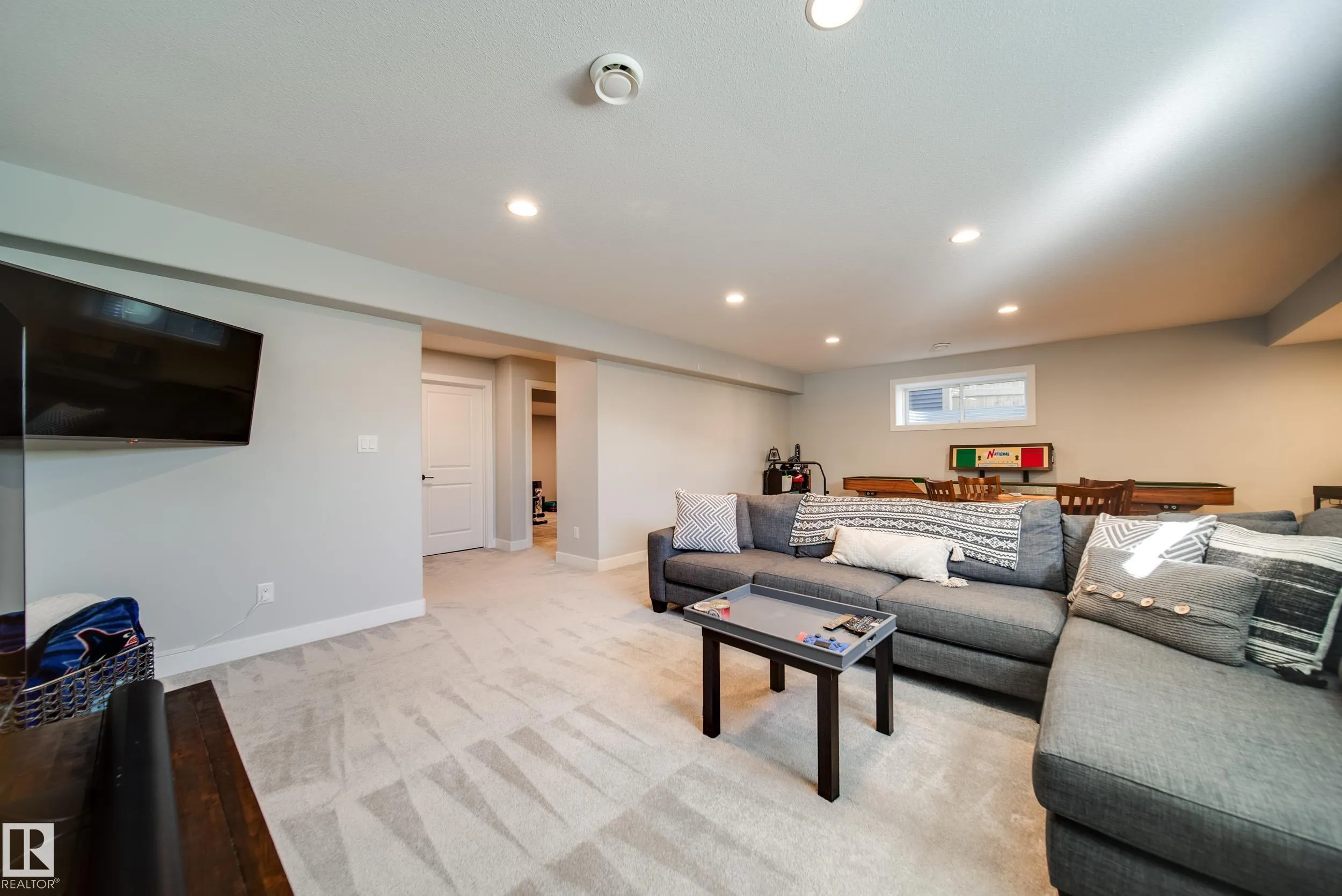 6843 KNOX Loop