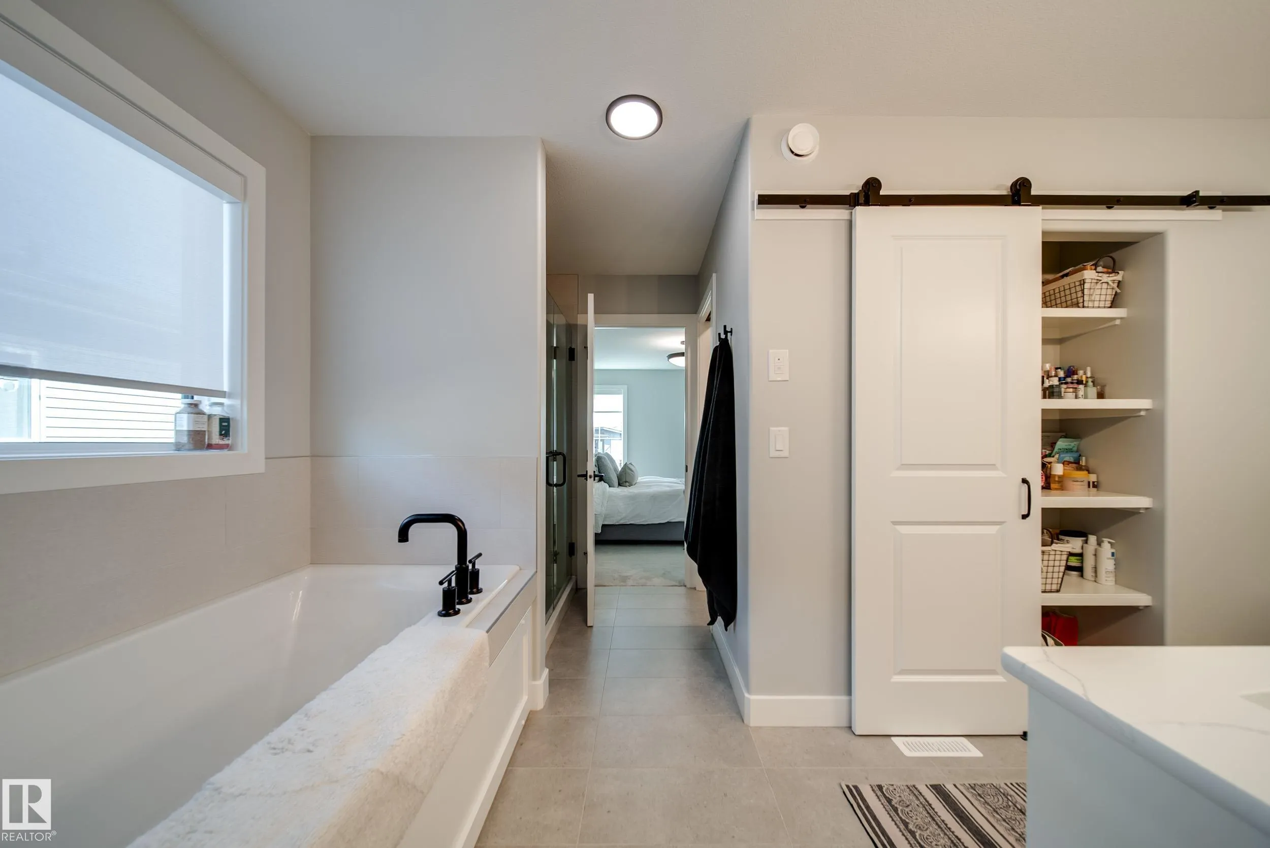 6843 KNOX Loop