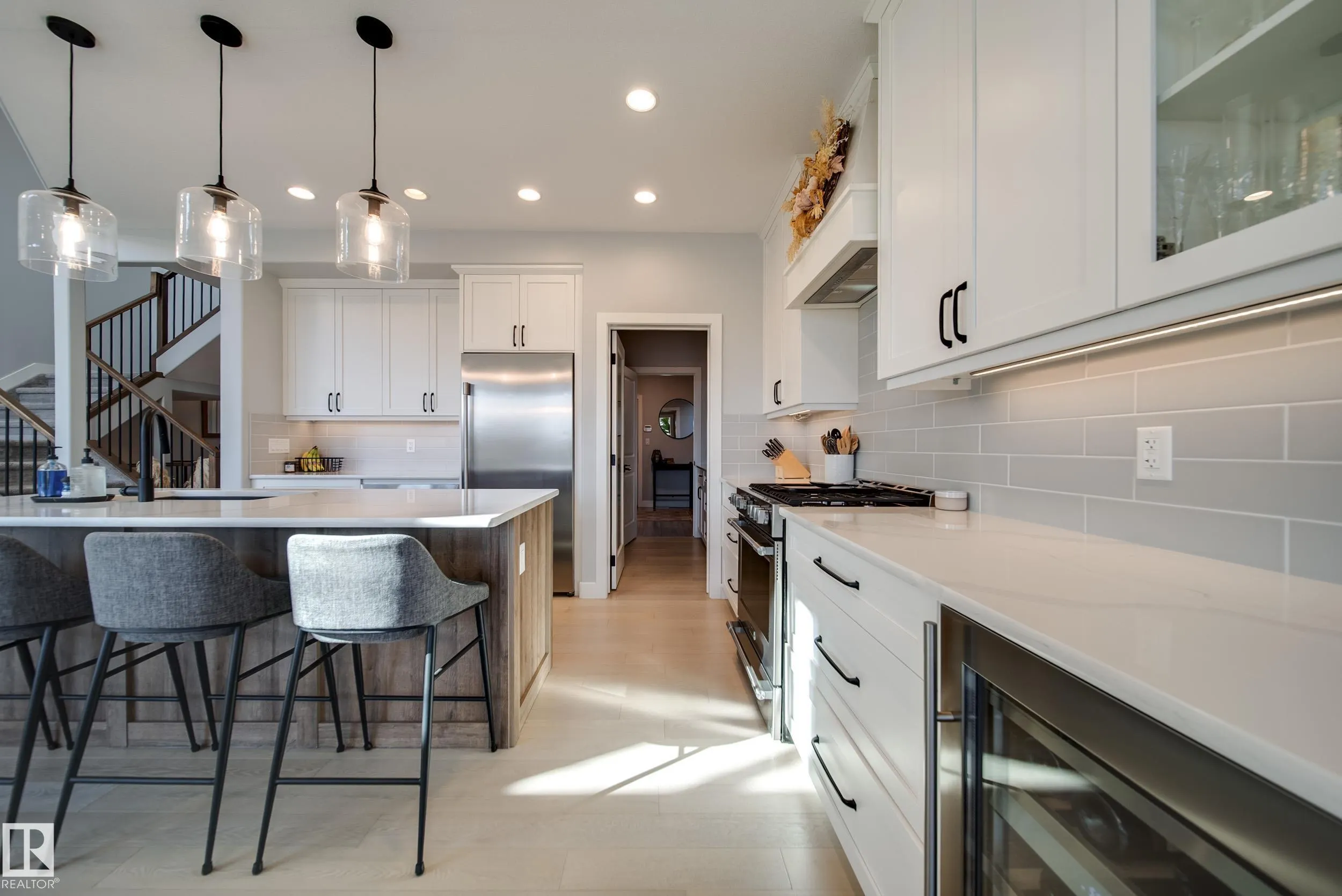 6843 KNOX Loop