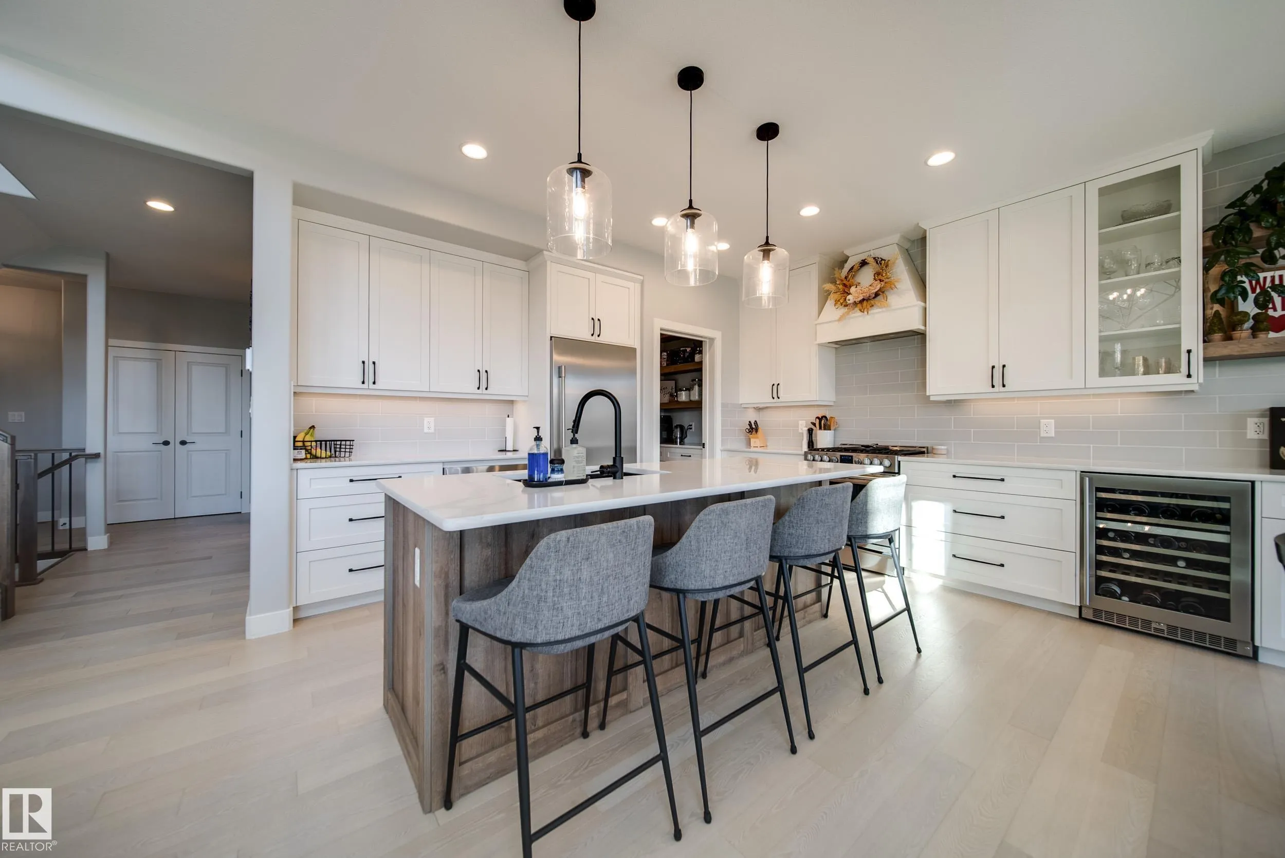 6843 KNOX Loop