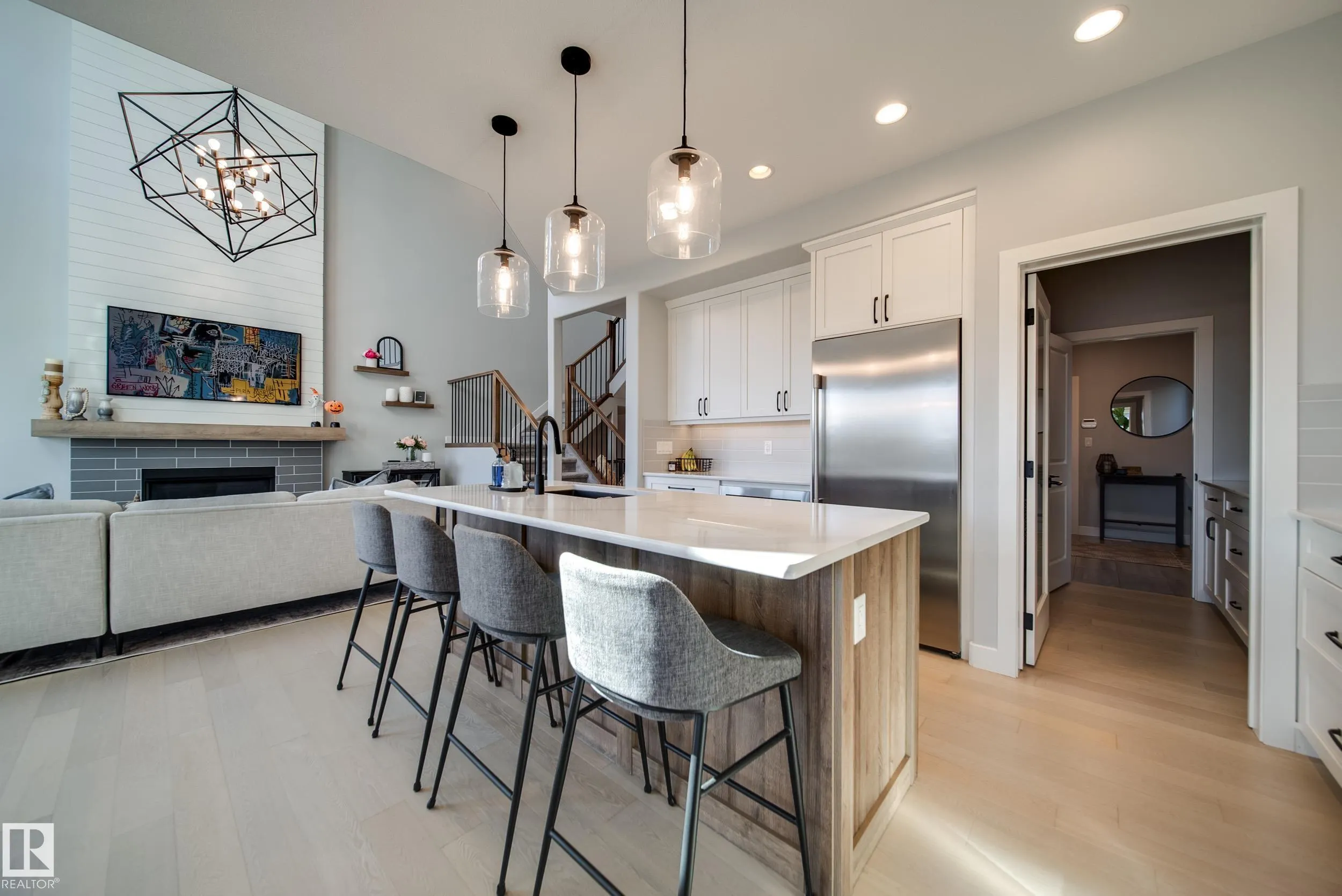 6843 KNOX Loop