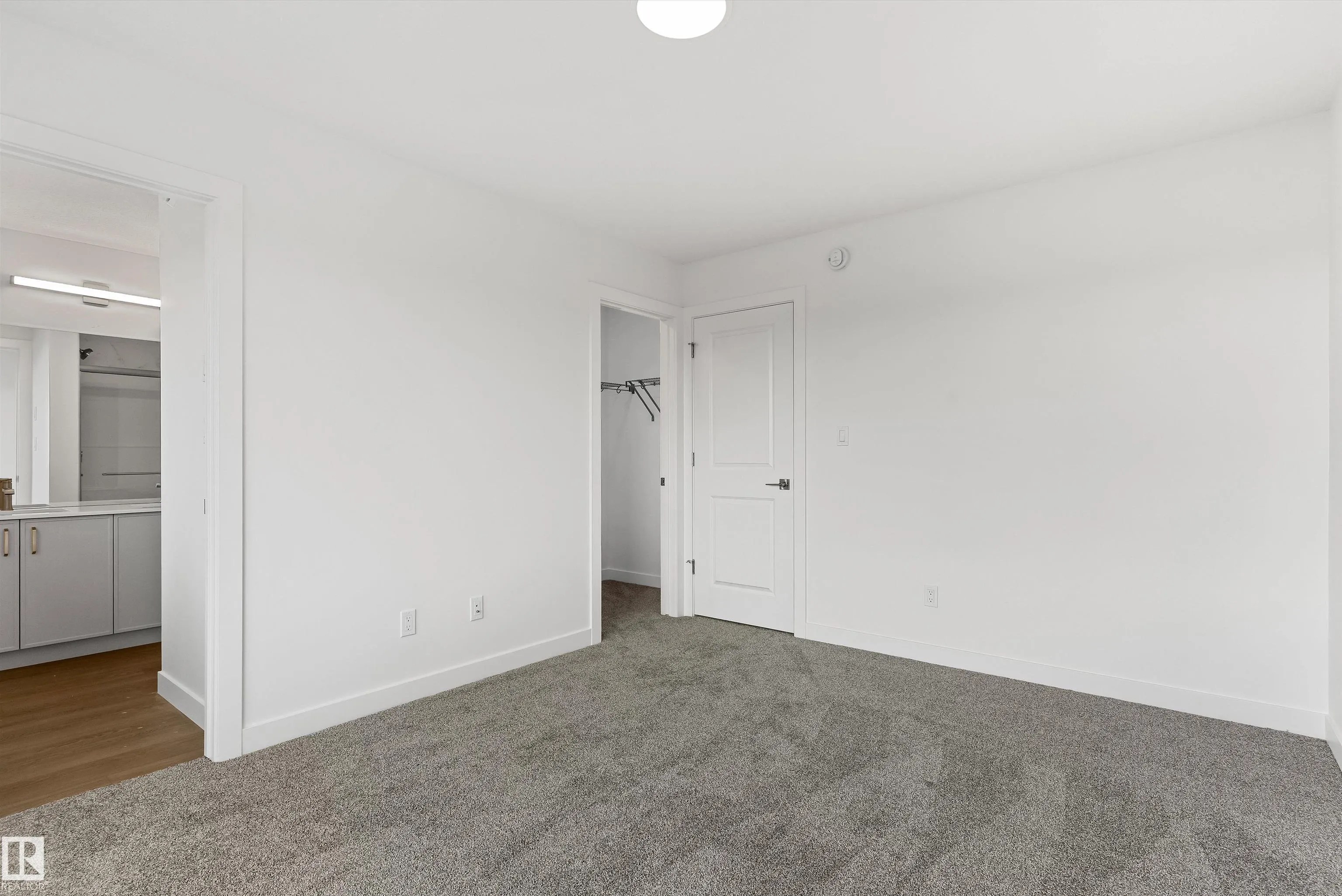 1012 14 Avenue
