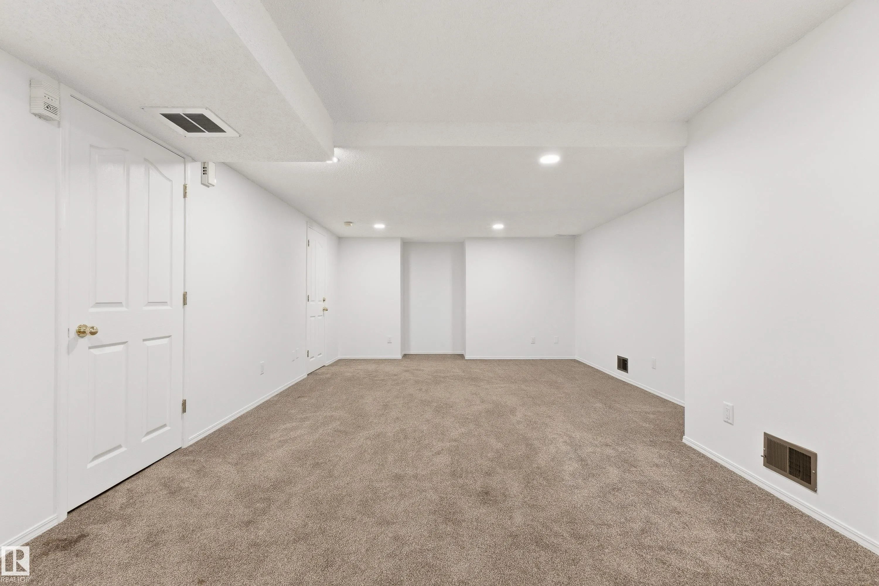 18907 90 Avenue