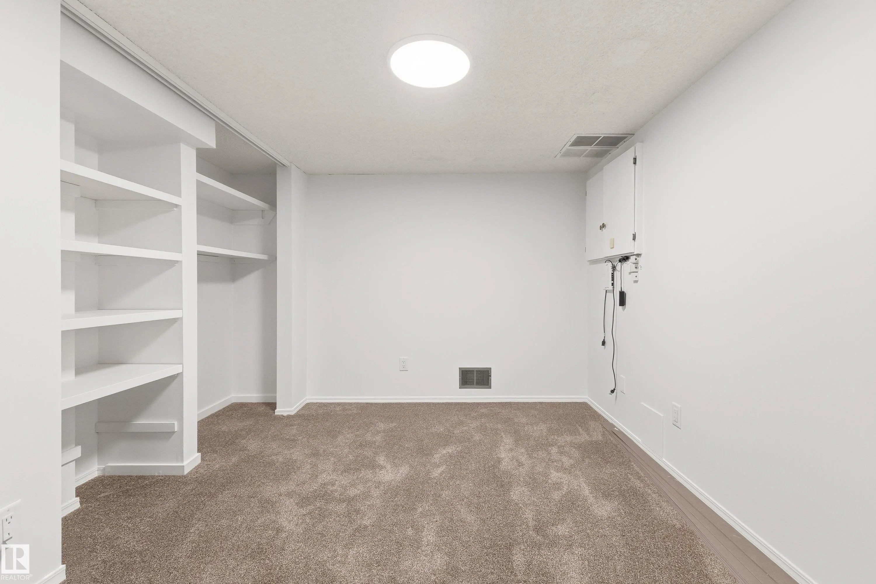 18907 90 Avenue