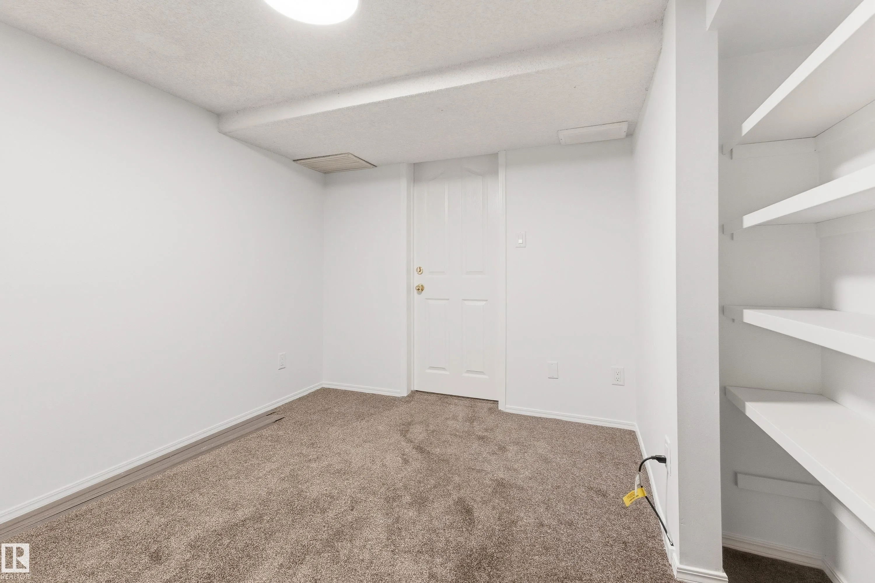 18907 90 Avenue