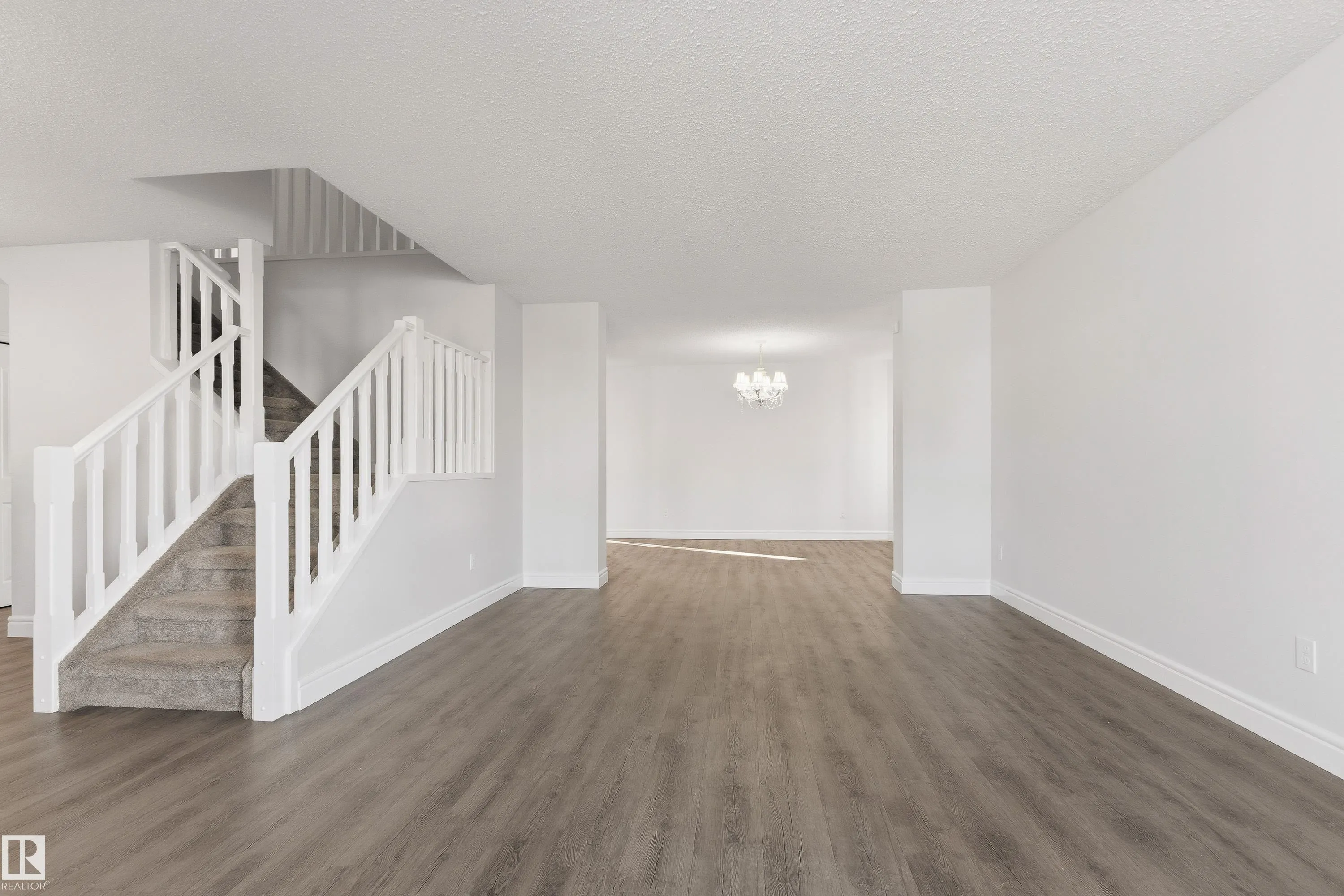 18907 90 Avenue