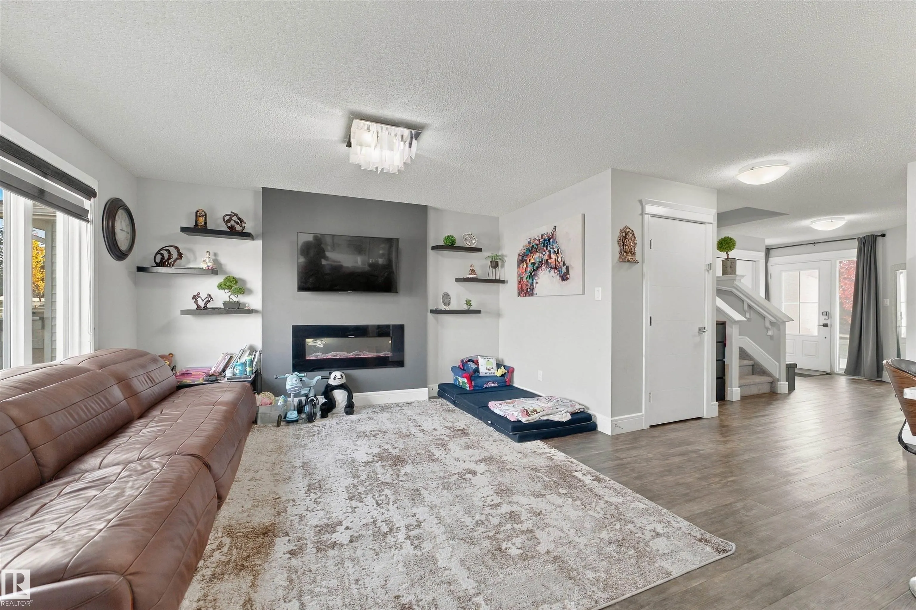 2819 DUKE Crescent