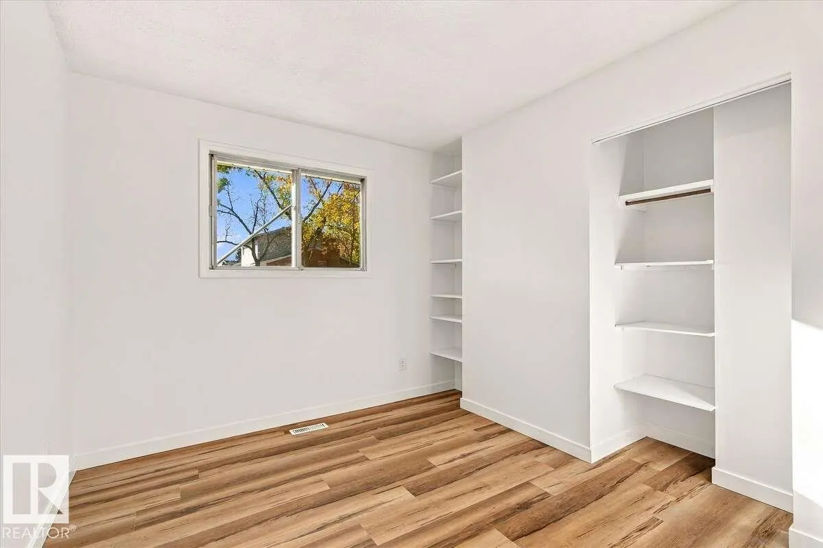 75 MOHAWK Crescent