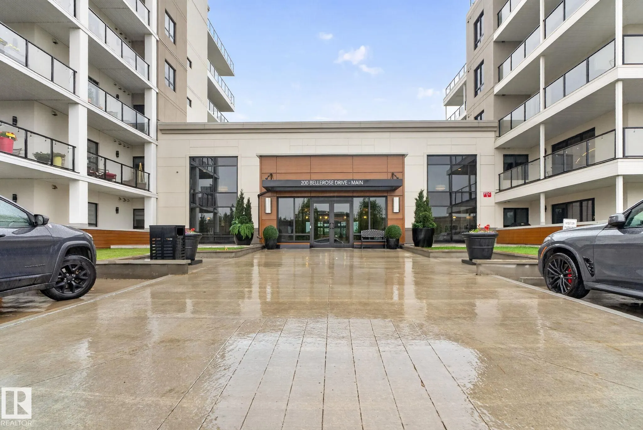 200 BELLEROSE Drive