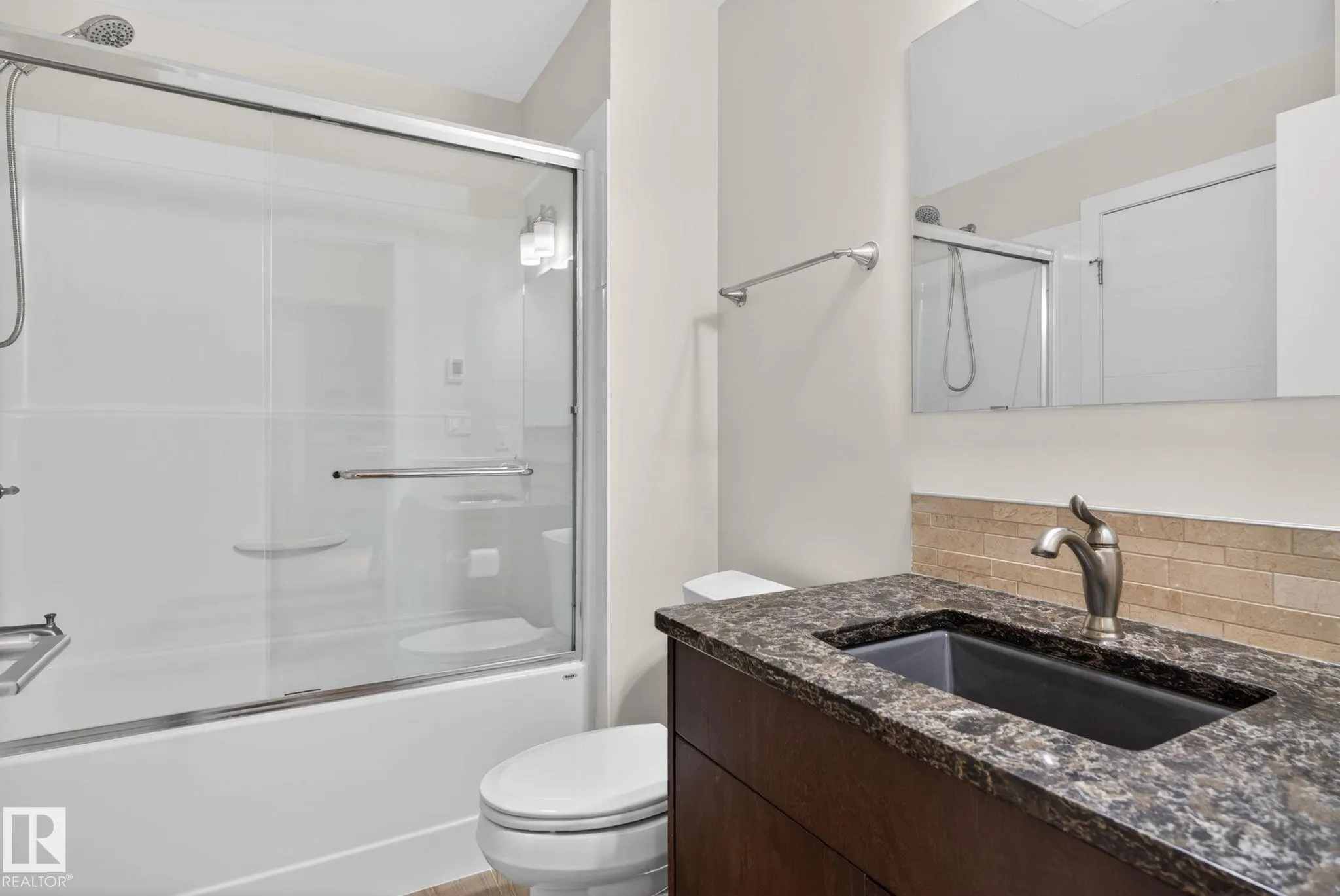 200 BELLEROSE Drive