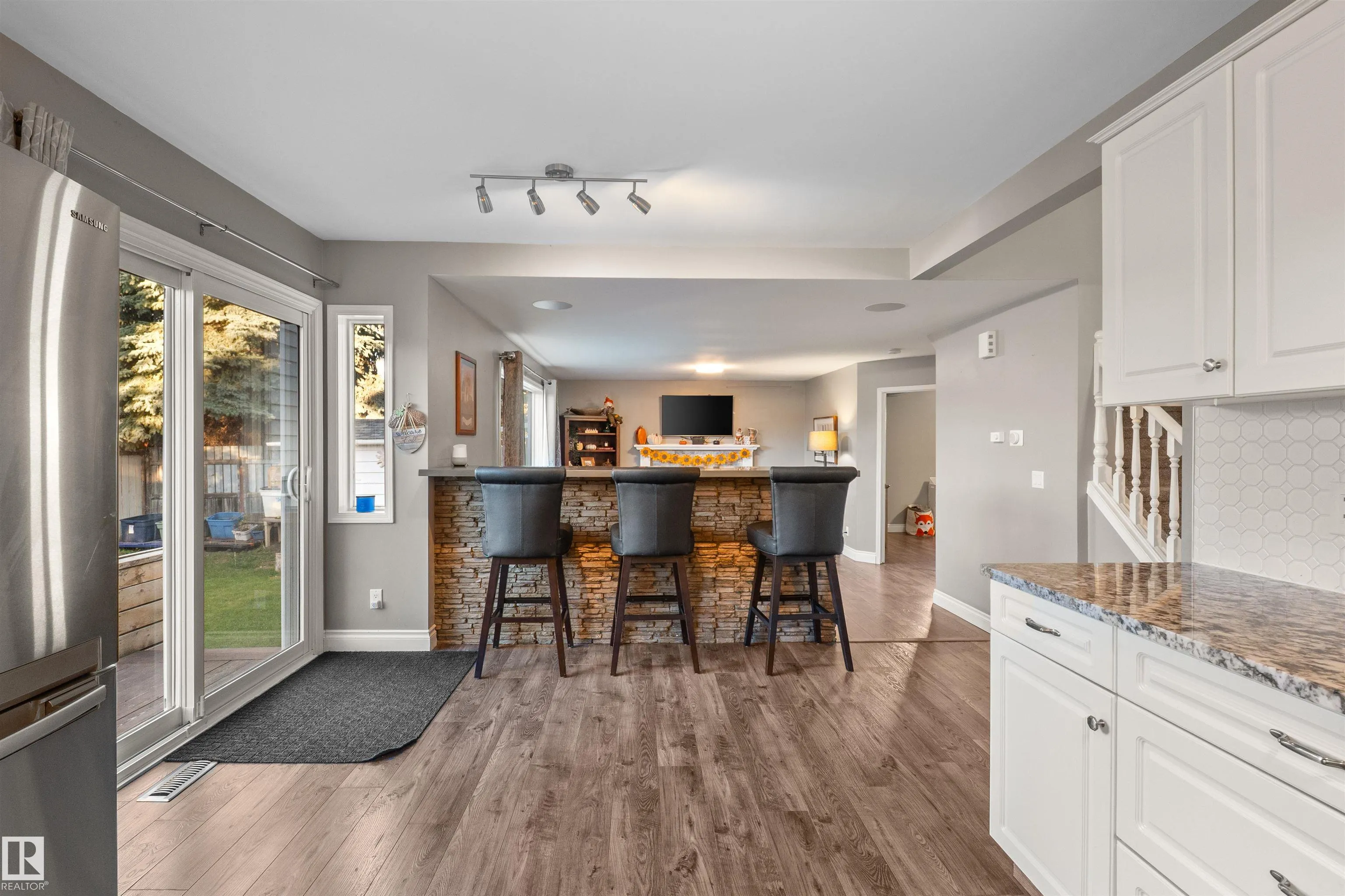 17 DONLEVY Place