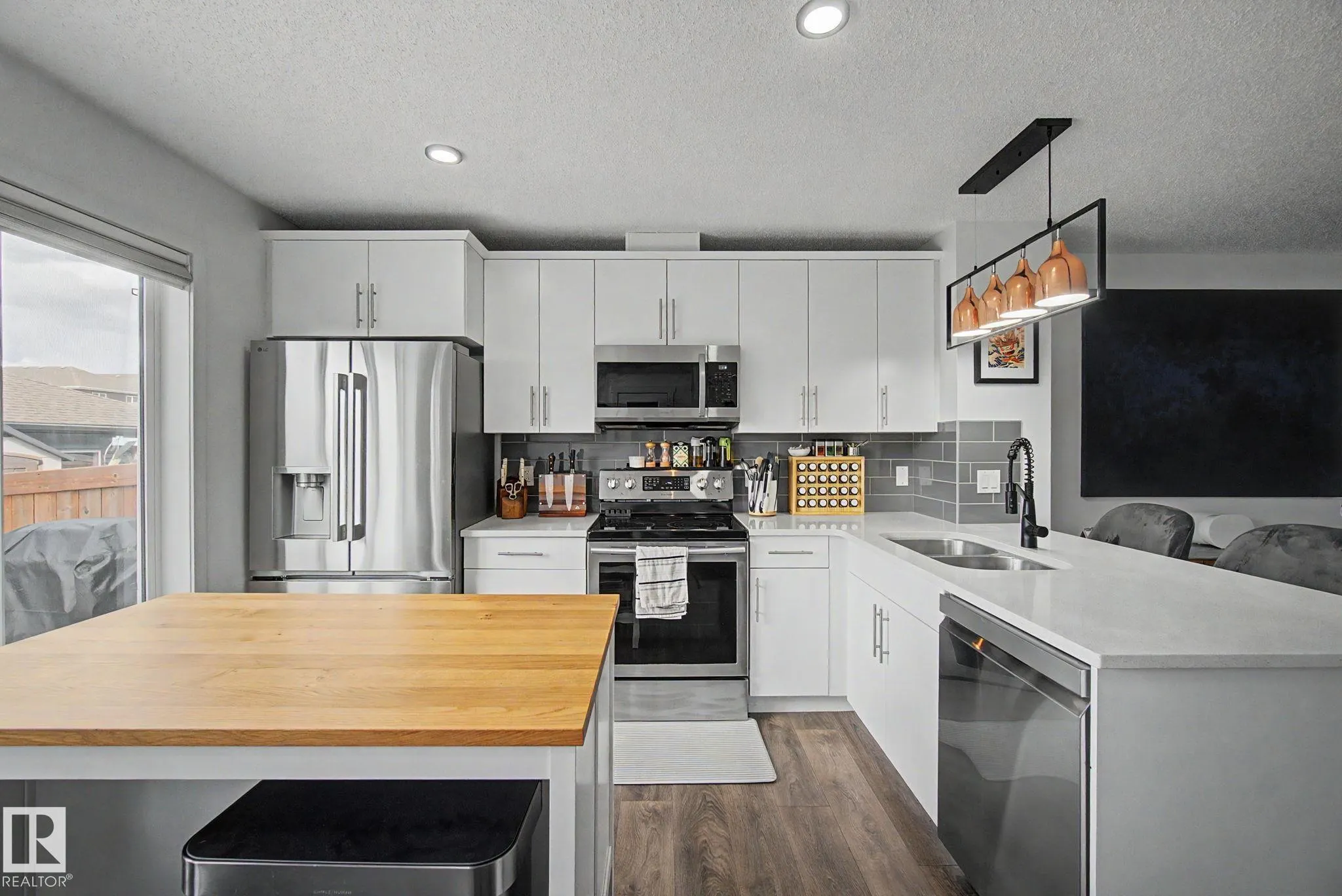 385 ORCHARDS Boulevard