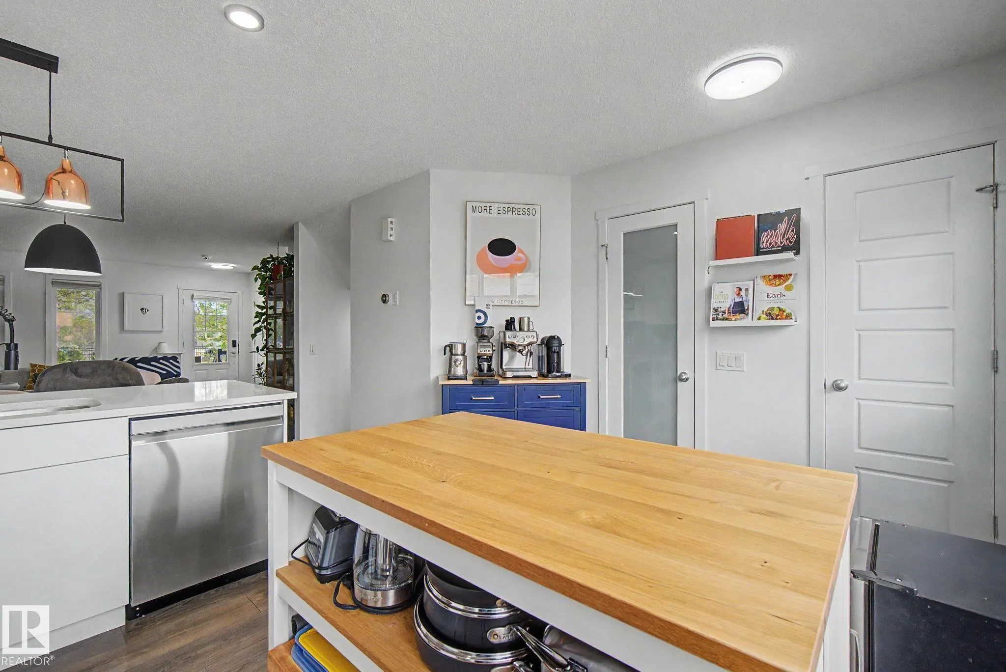 385 ORCHARDS Boulevard