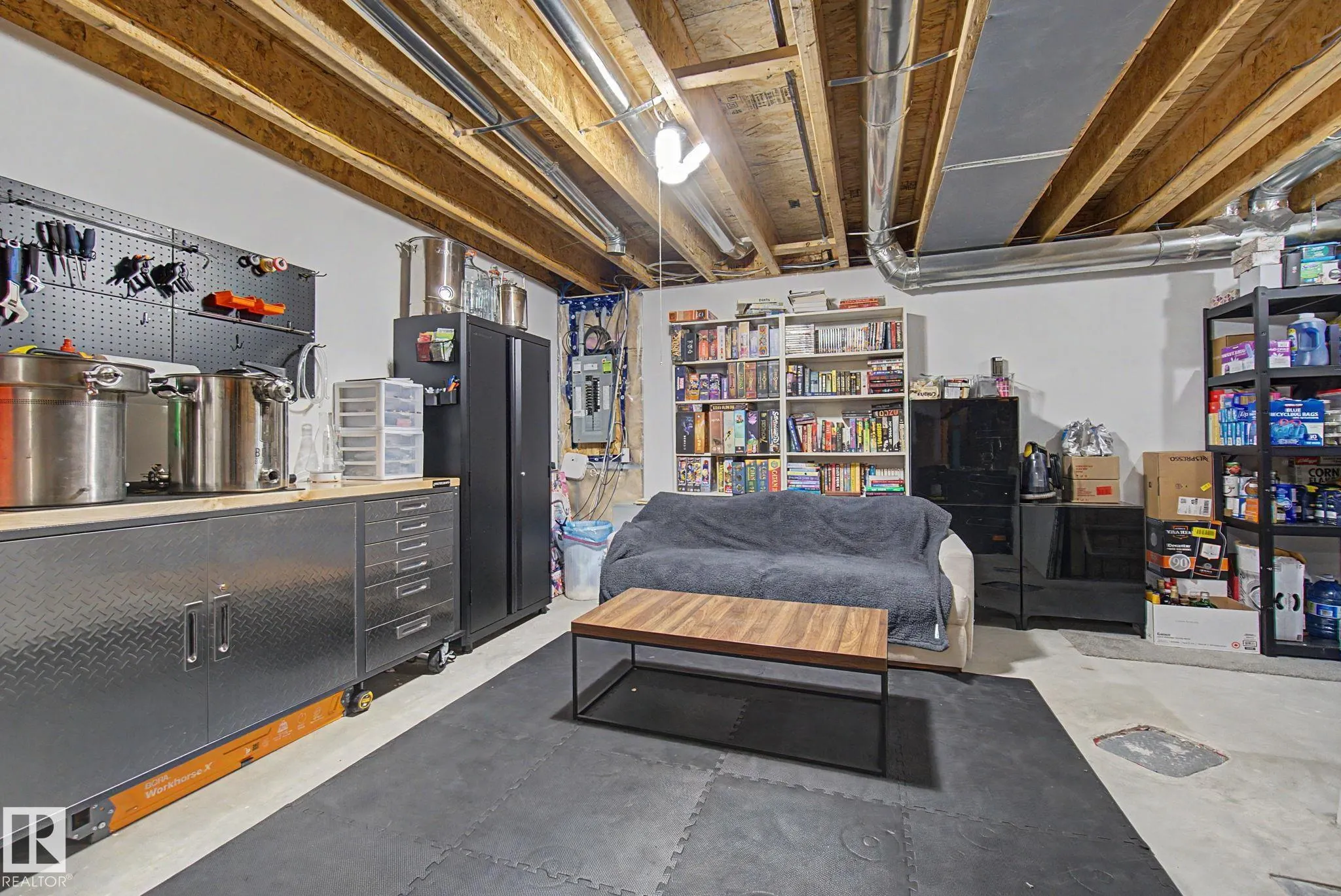 385 ORCHARDS Boulevard