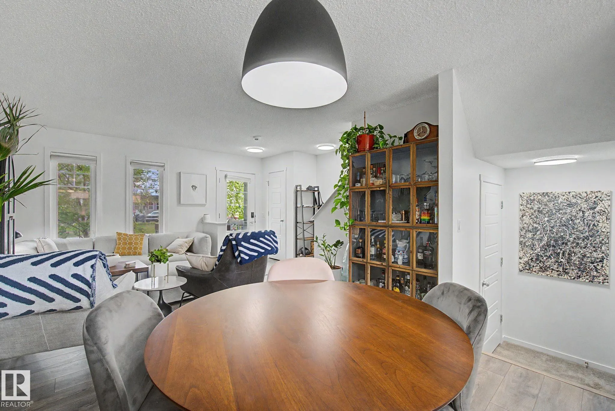 385 ORCHARDS Boulevard