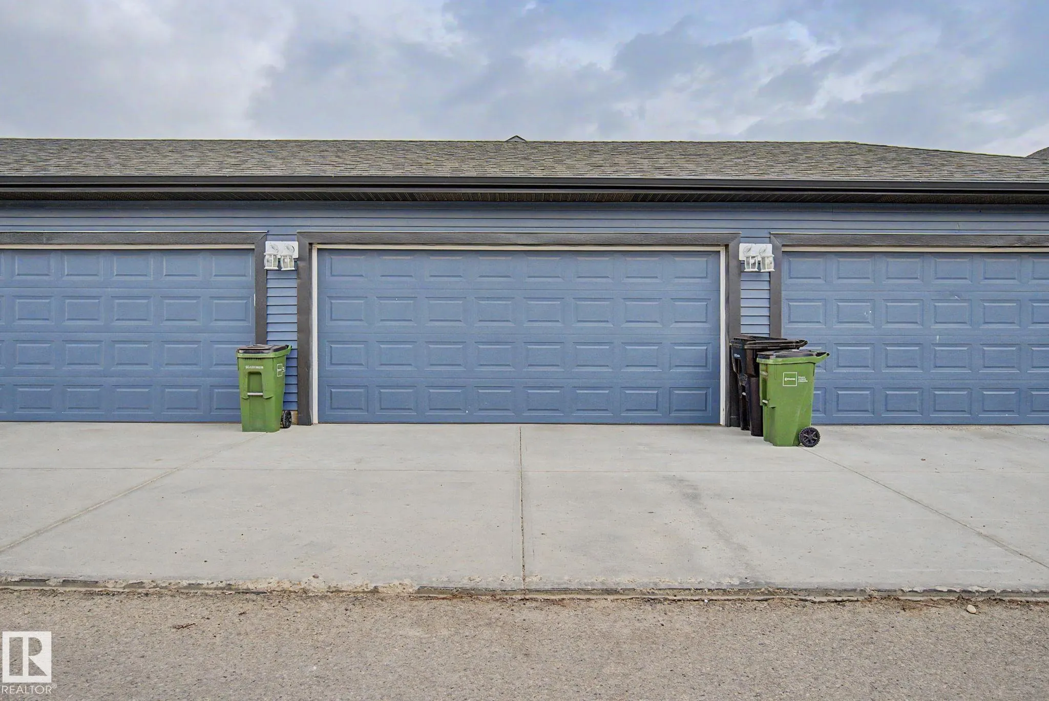 385 ORCHARDS Boulevard