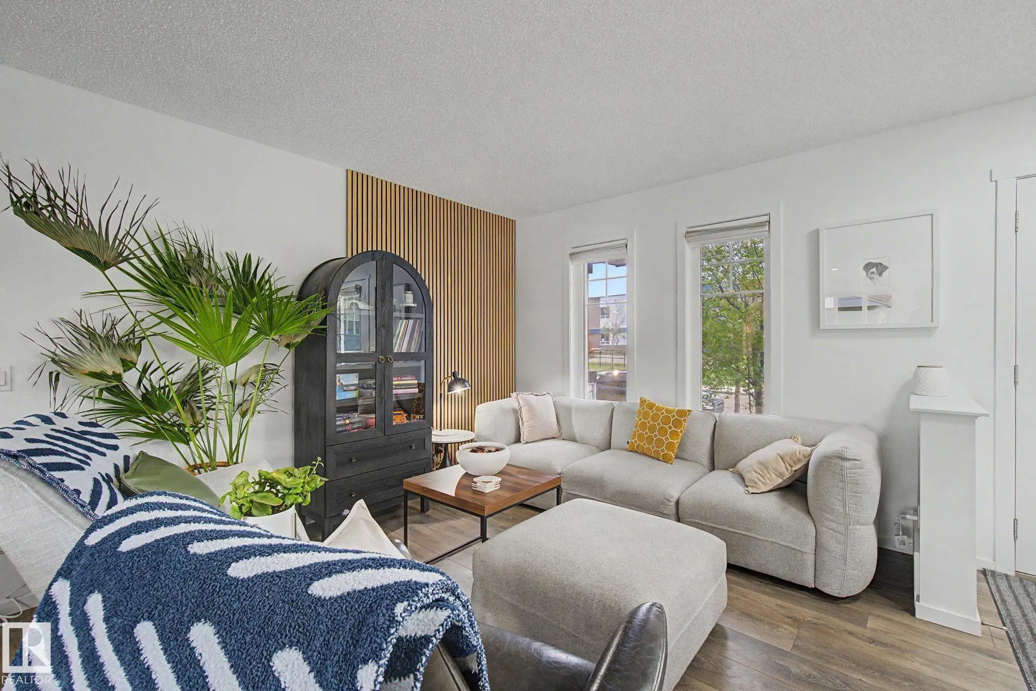 385 ORCHARDS Boulevard