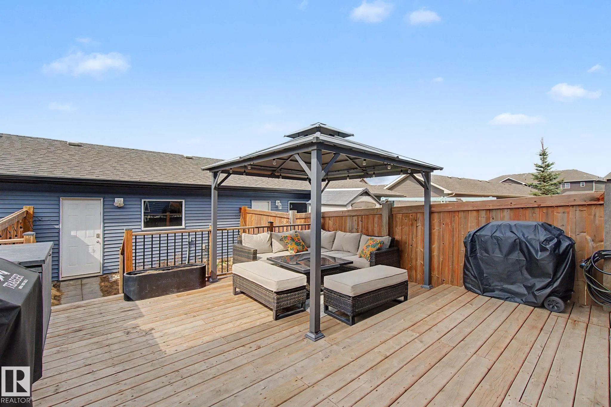 385 ORCHARDS Boulevard