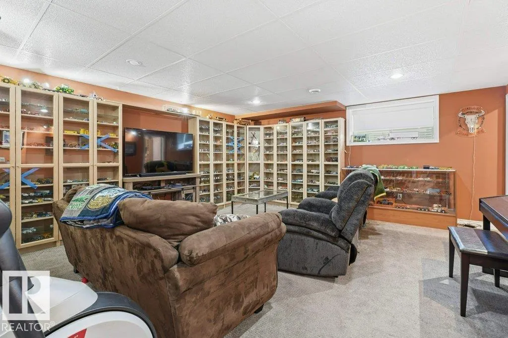 81 GRAYRIDGE Crescent