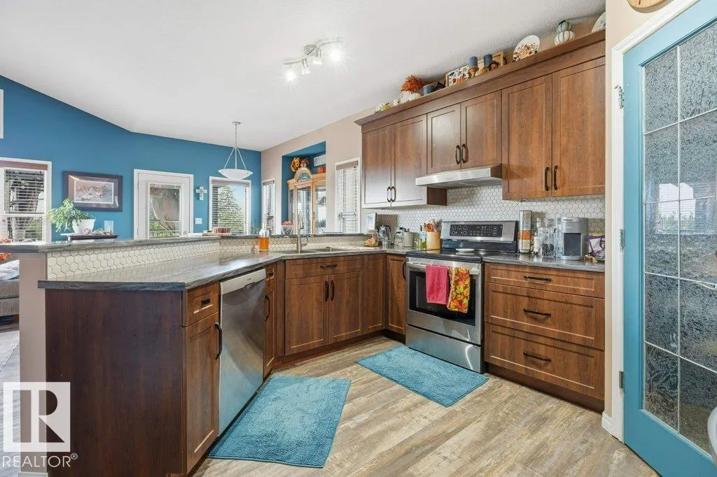 81 GRAYRIDGE Crescent