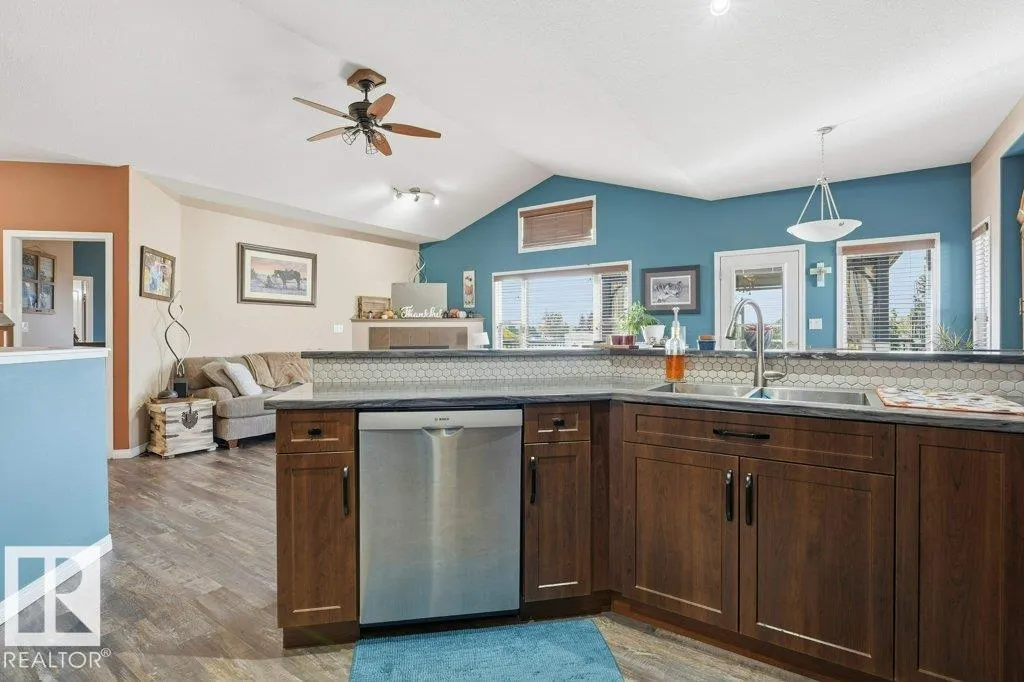 81 GRAYRIDGE Crescent