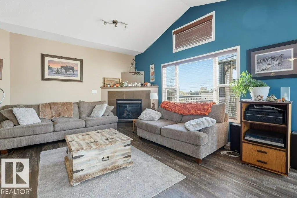 81 GRAYRIDGE Crescent