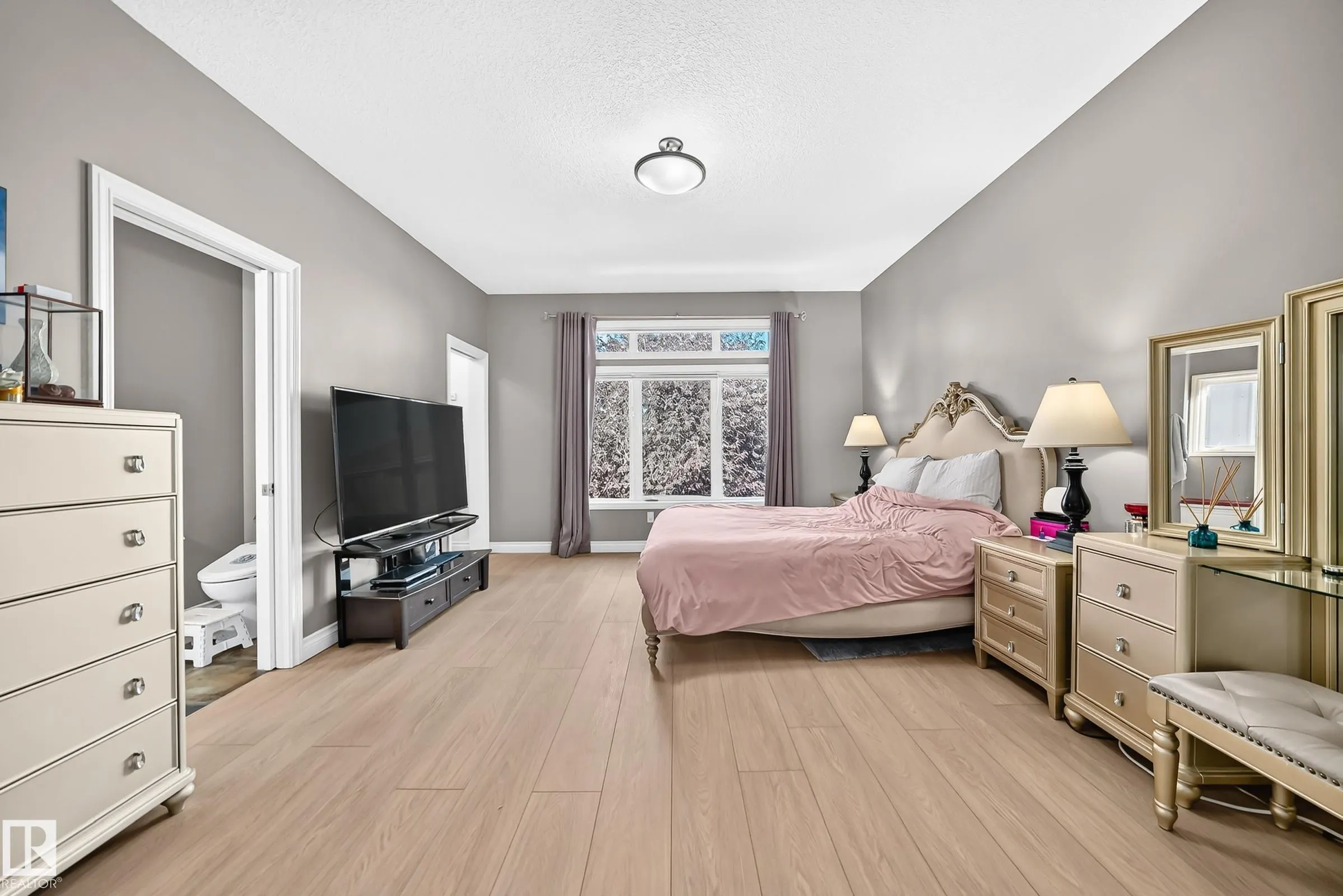 2412 TEGLER GREEN