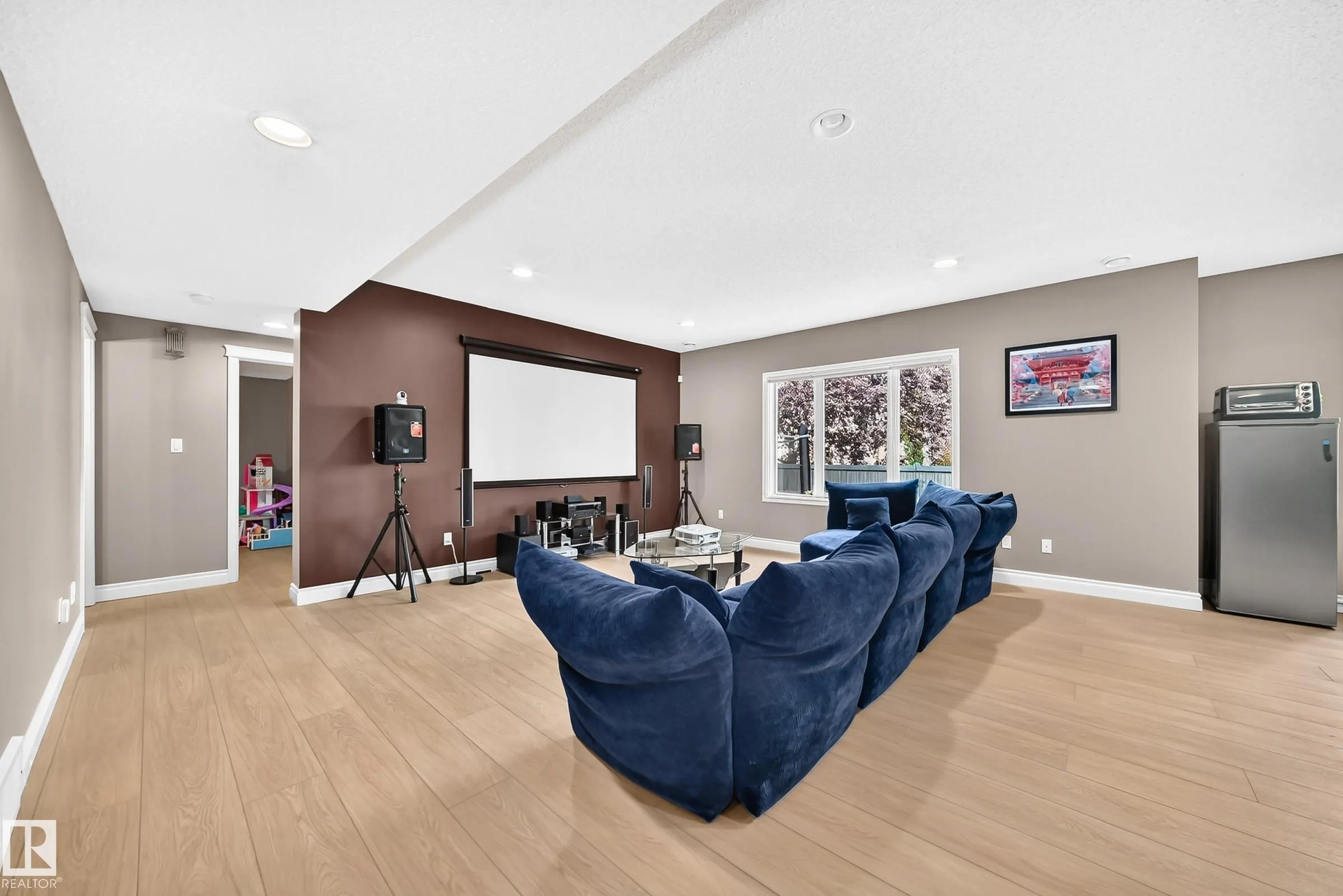 2412 TEGLER GREEN