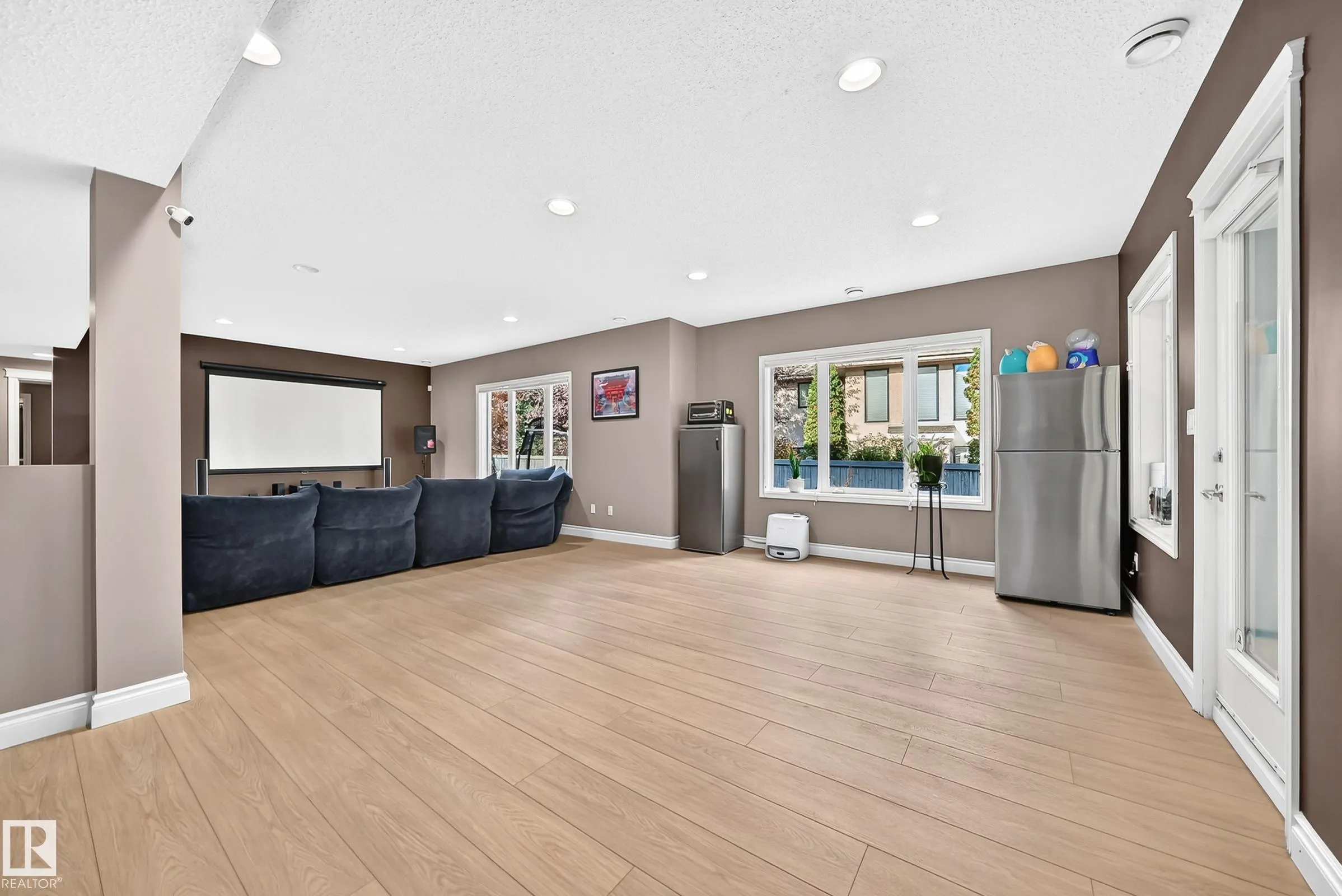 2412 TEGLER GREEN