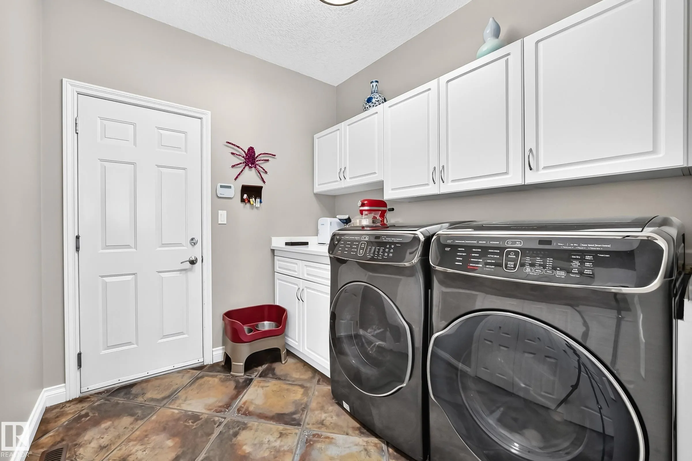 2412 TEGLER GREEN