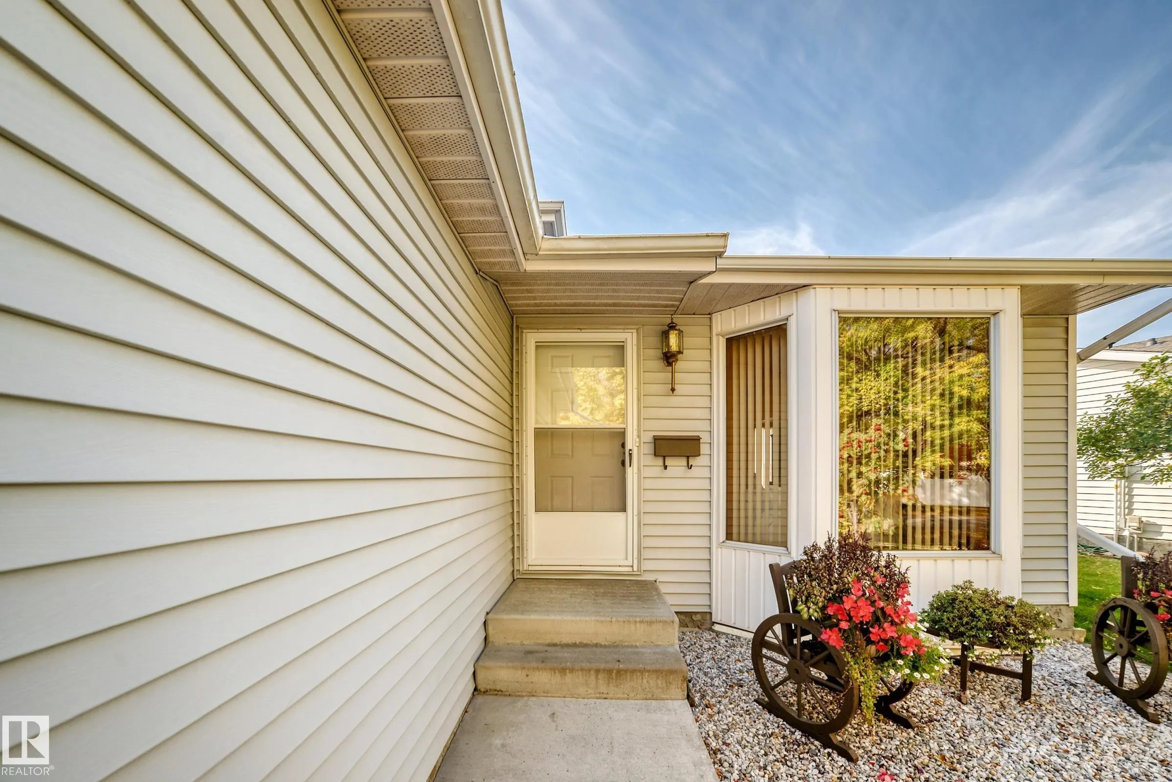 47 DEERBOURNE Drive